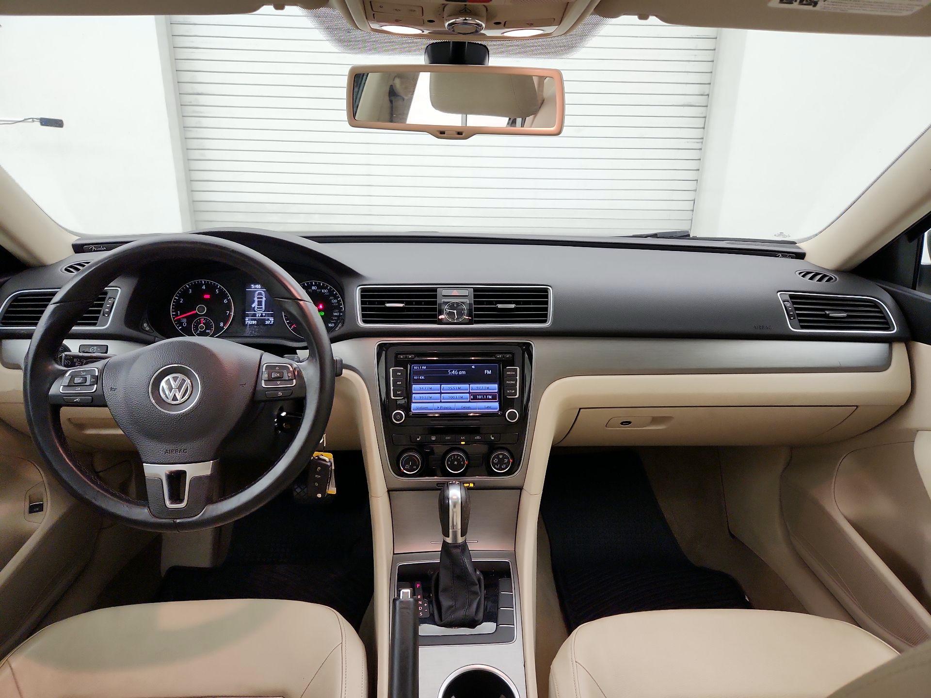 Thumbnail: 2014 Volkswagen Passat - 9