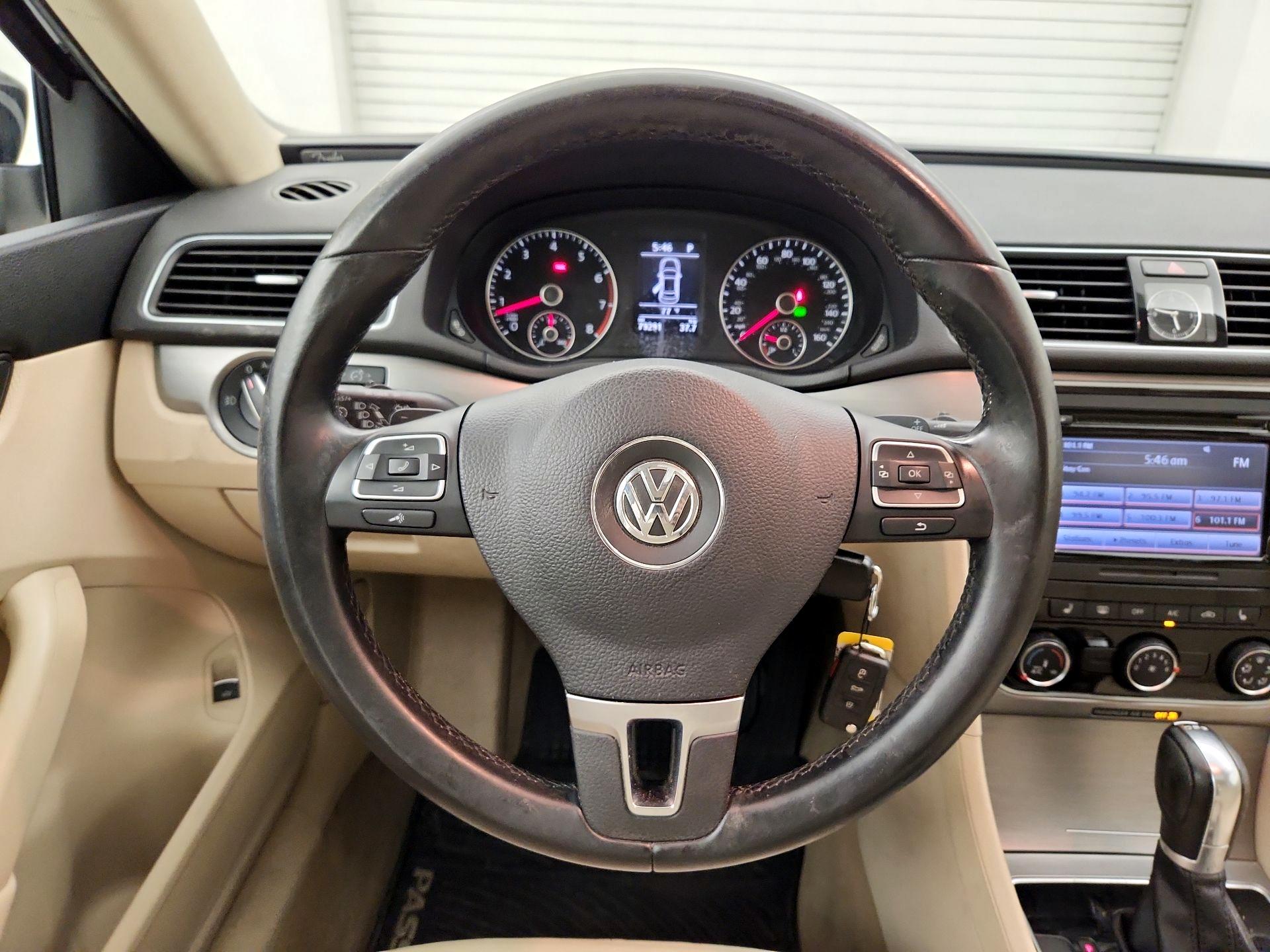 Thumbnail: 2014 Volkswagen Passat - 10