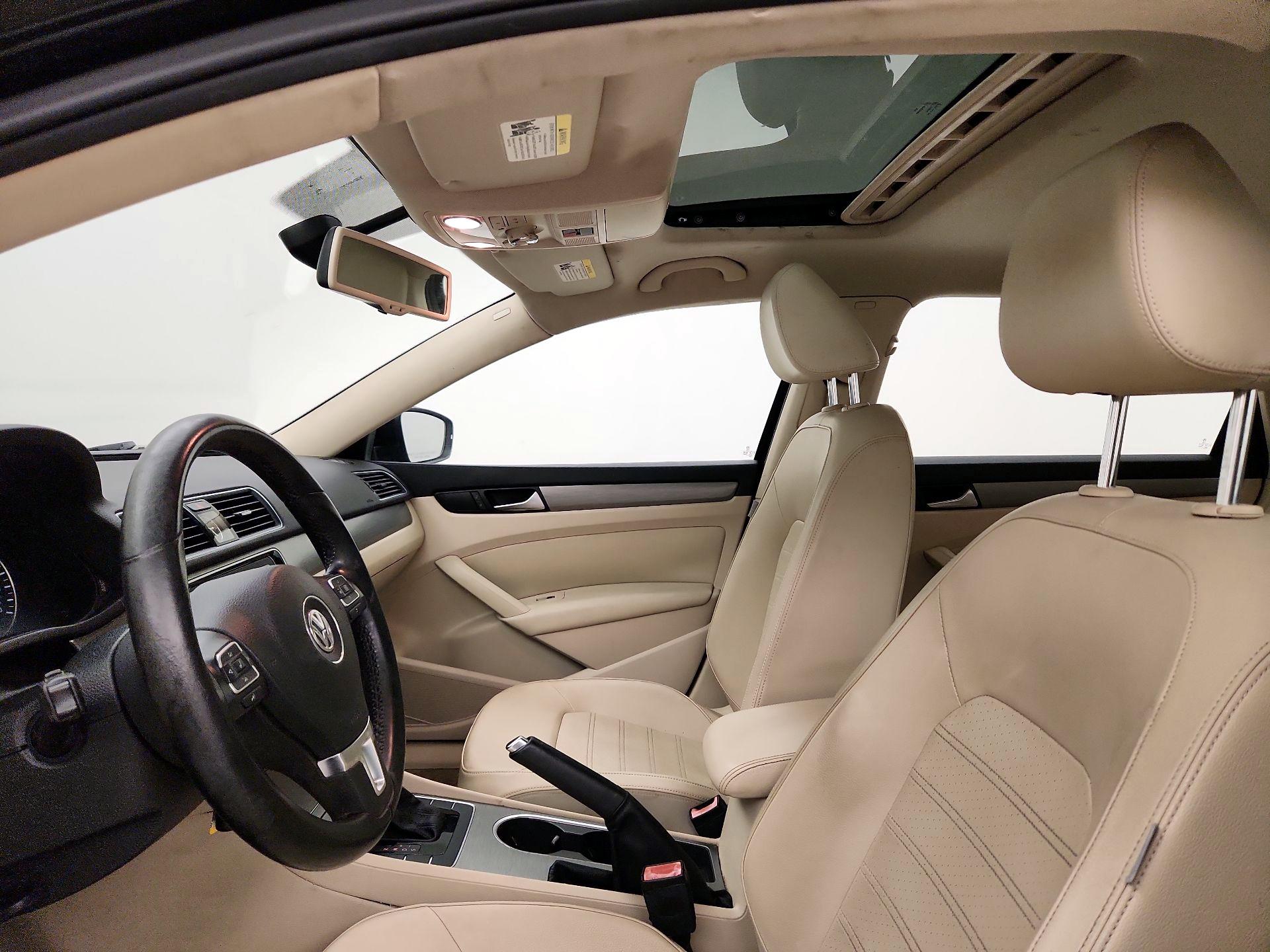 Thumbnail: 2014 Volkswagen Passat - 19
