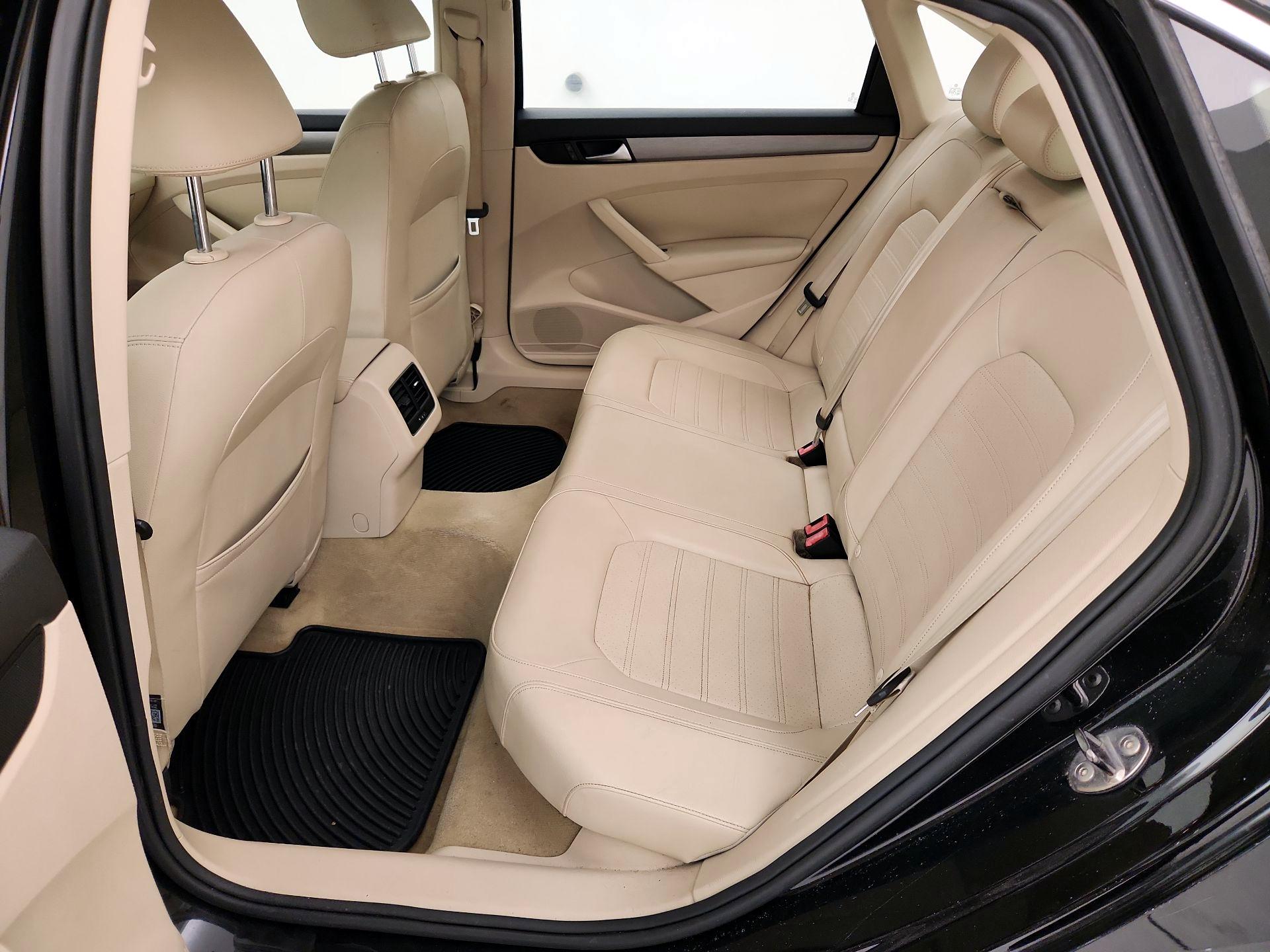 Thumbnail: 2014 Volkswagen Passat - 20
