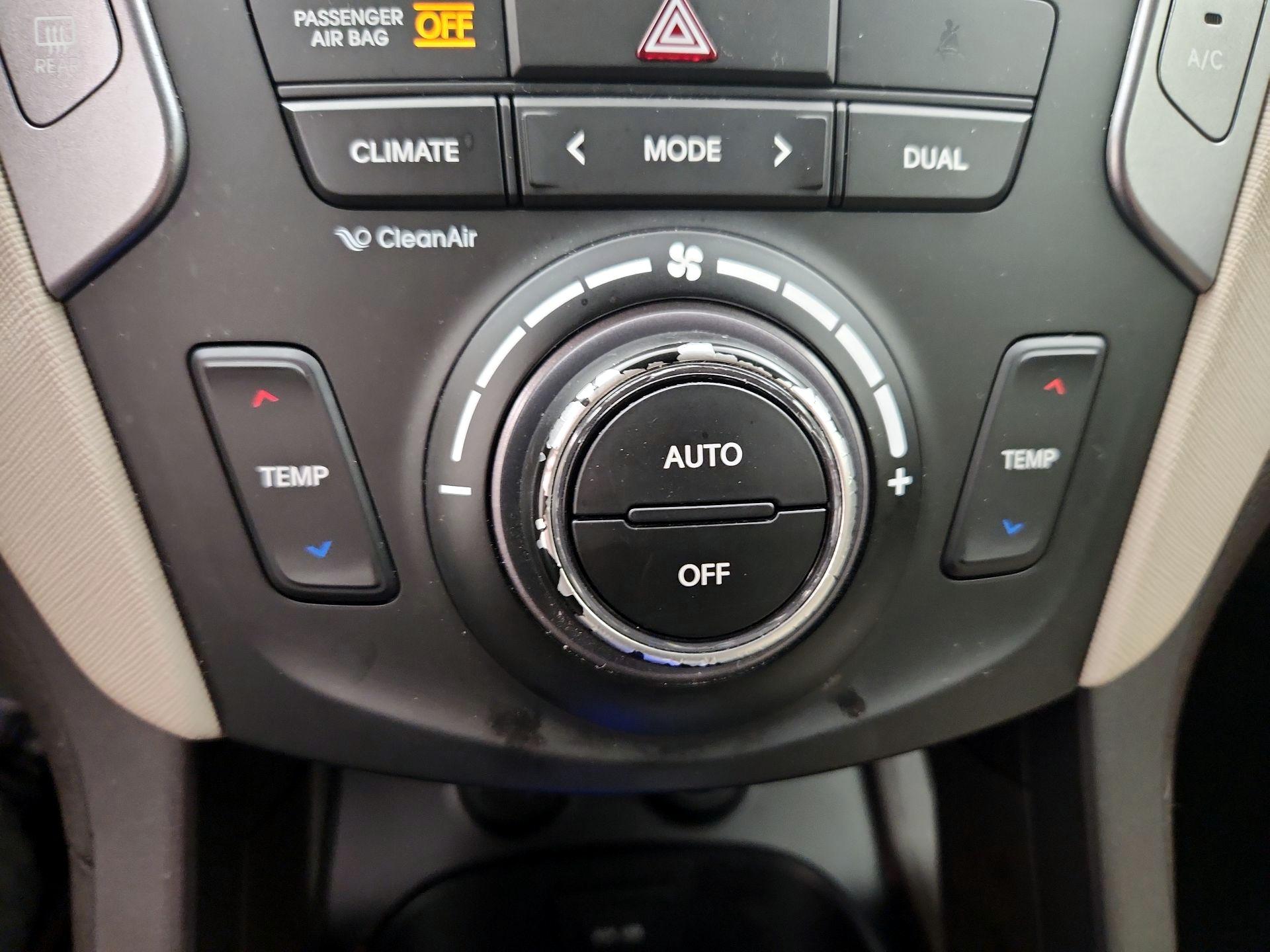 Thumbnail: 2013 Hyundai Santa Fe - 17