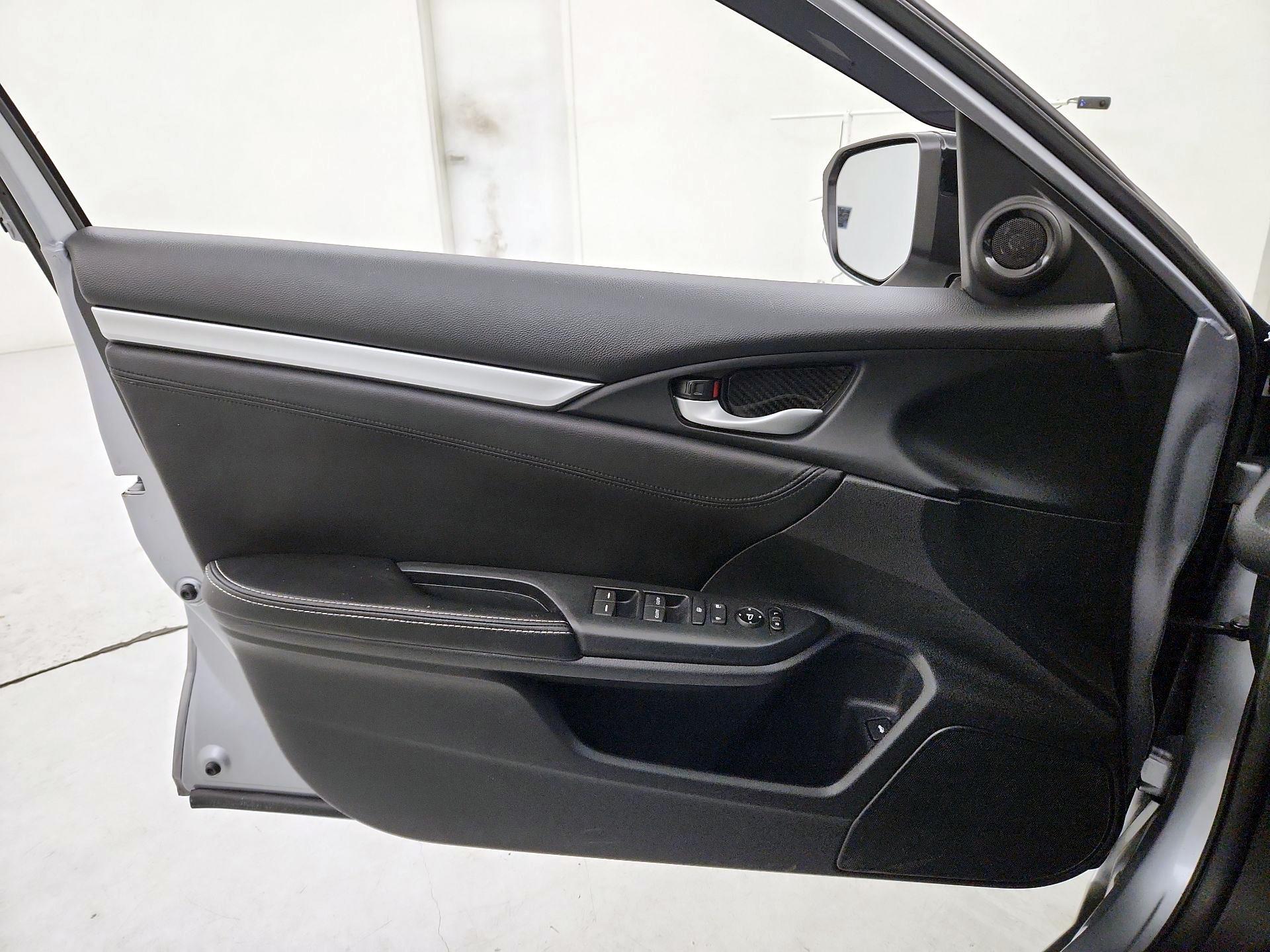 Thumbnail: 2016 Honda Civic - 12