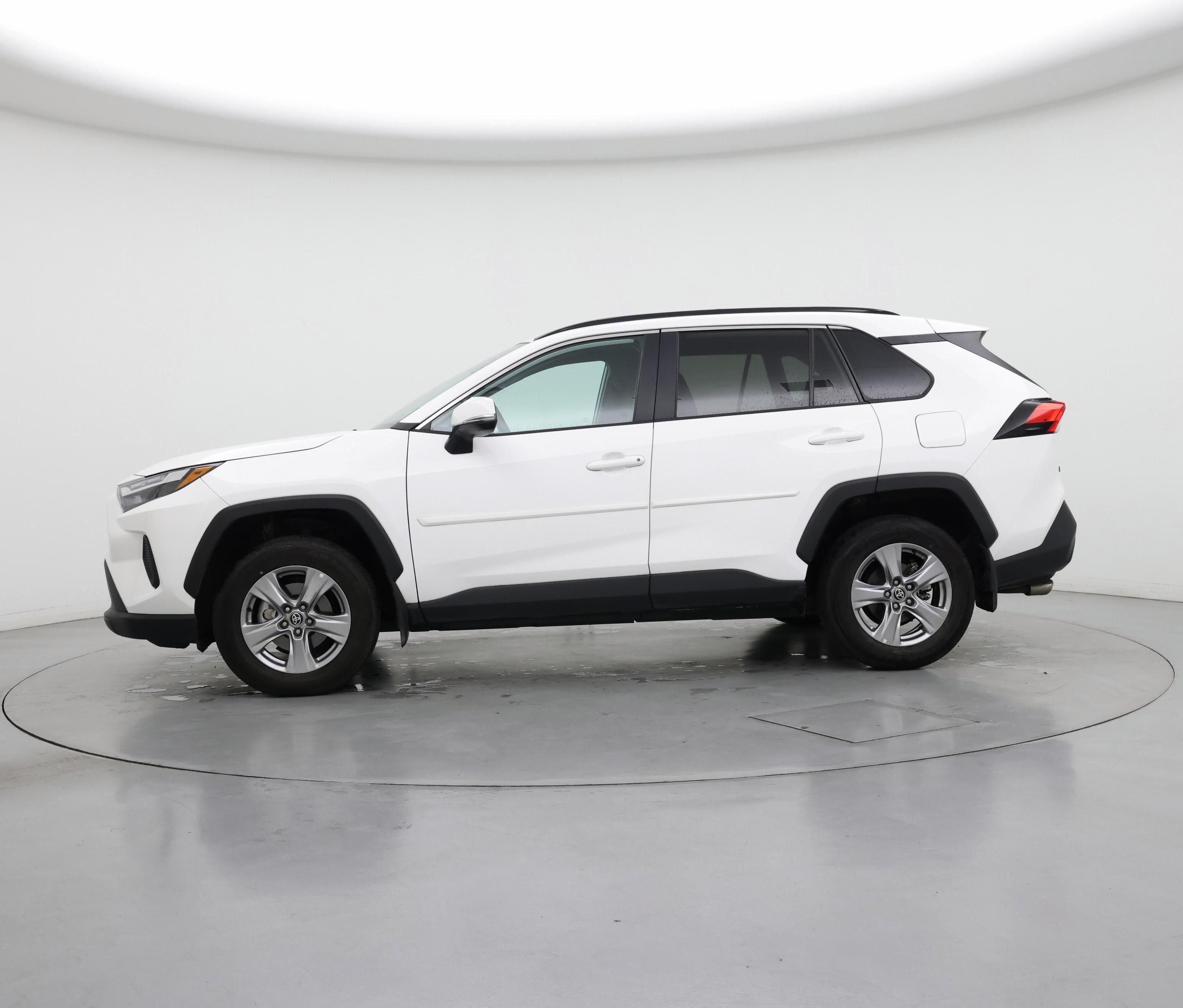 Thumbnail: 2022 Toyota RAV4 - 3
