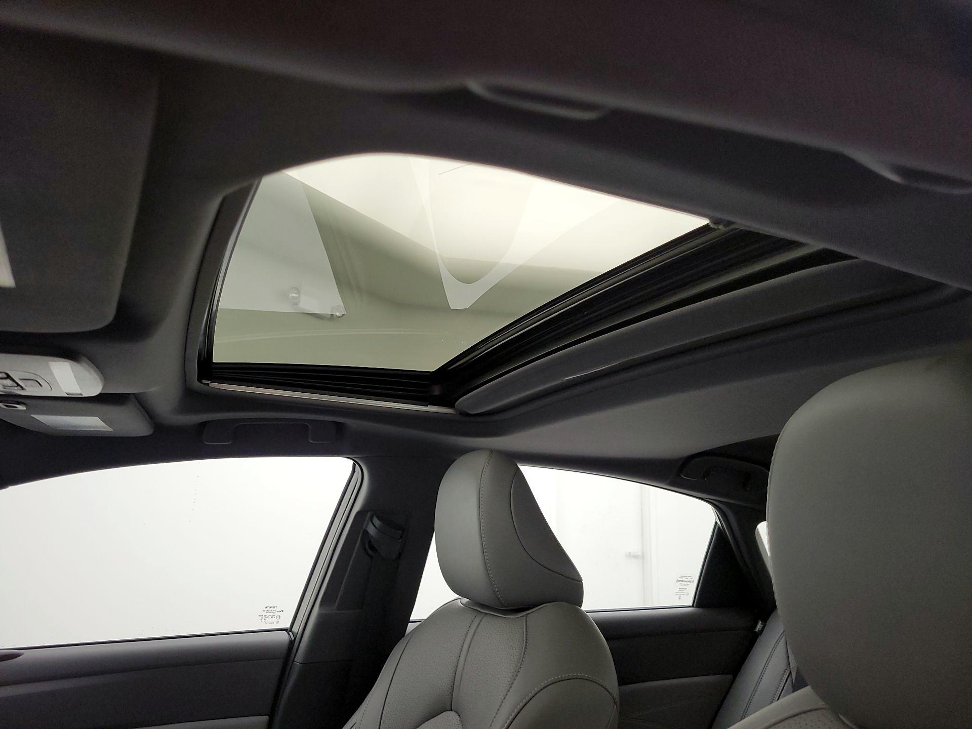 Thumbnail: 2020 Toyota Avalon - 20