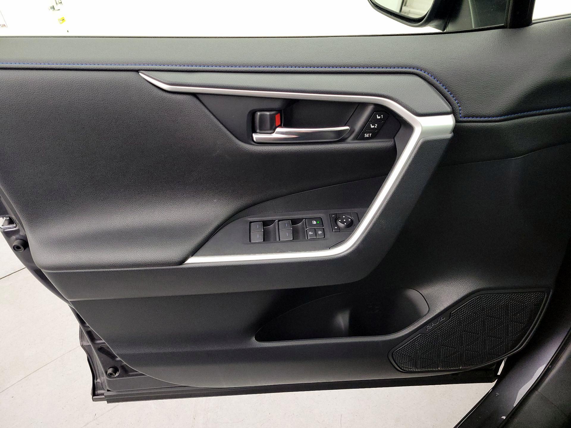 Thumbnail: 2023 Toyota RAV4 - 12