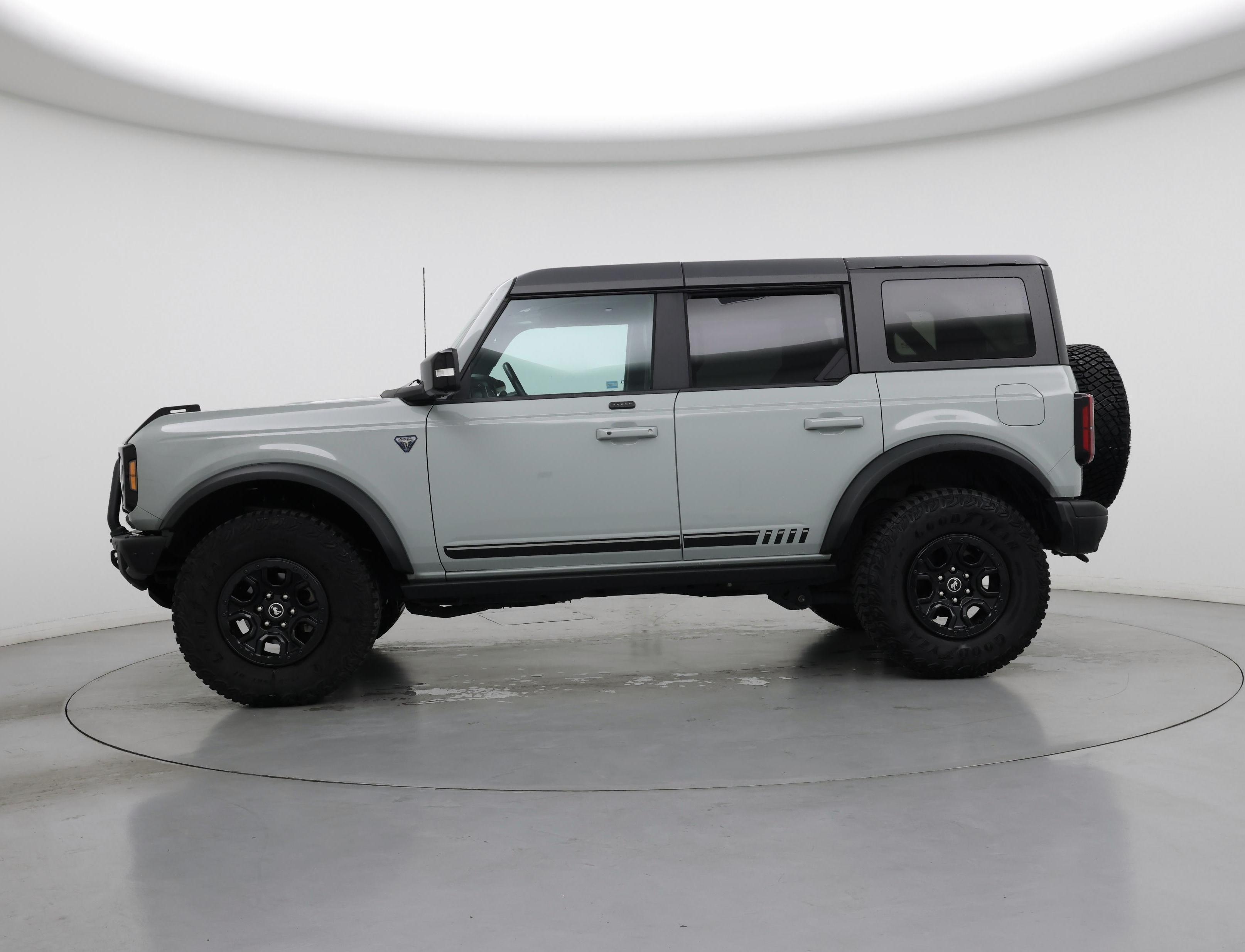 Thumbnail: 2021 Ford Bronco - 3