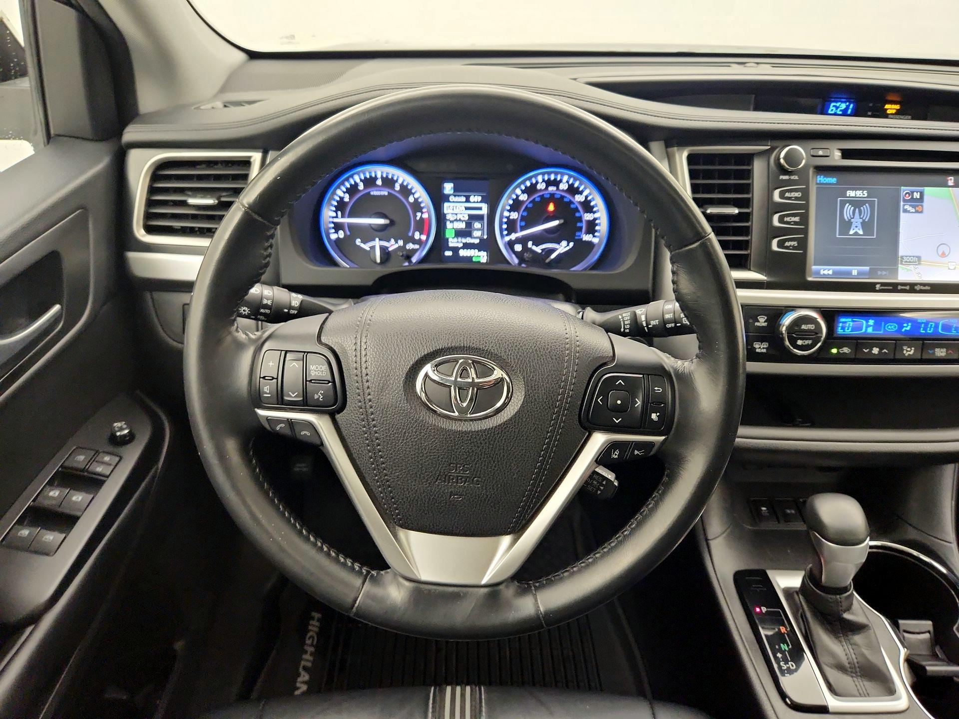 Thumbnail: 2017 Toyota Highlander - 10
