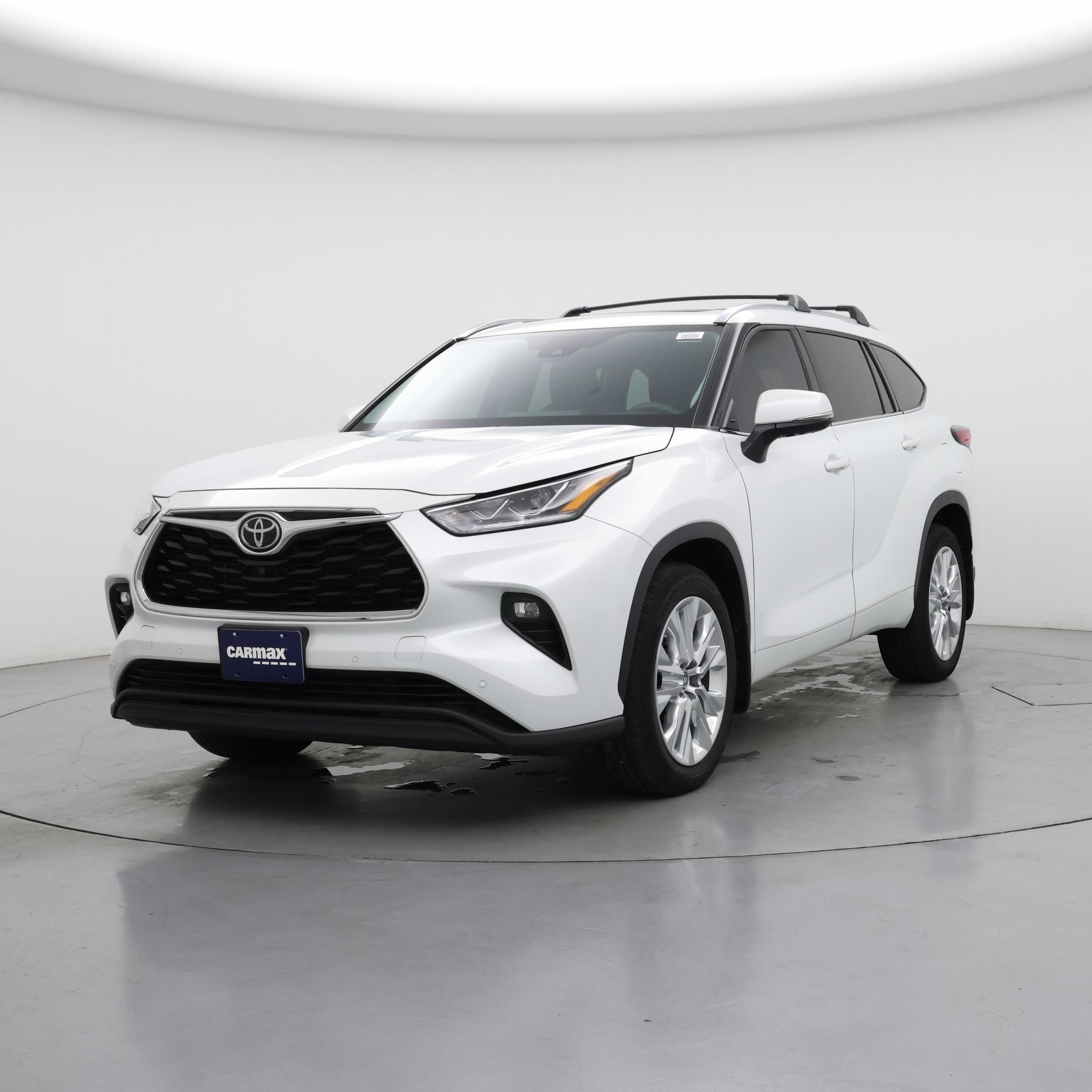 Thumbnail: 2022 Toyota Highlander - 4