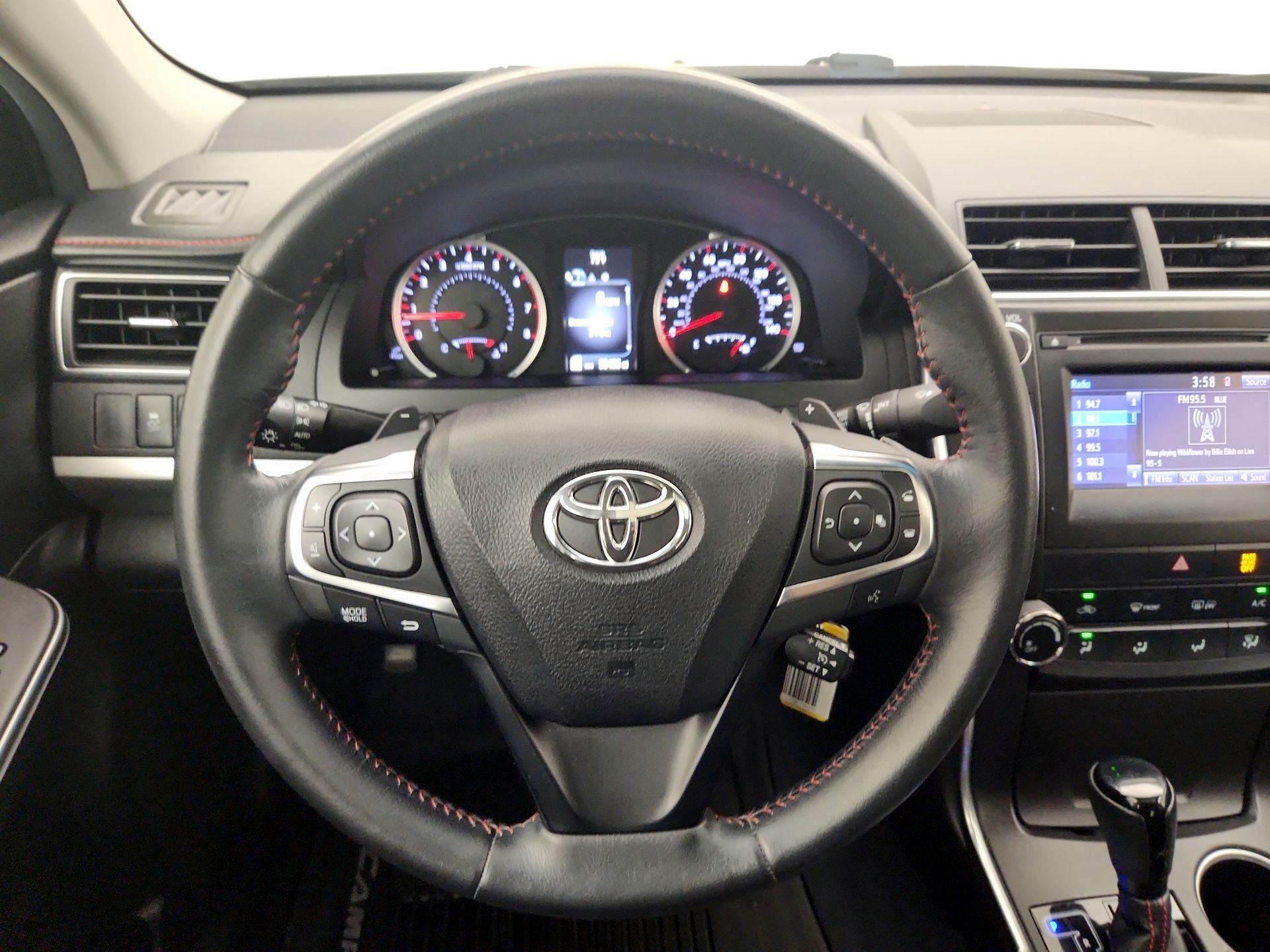 Thumbnail: 2015 Toyota Camry - 10
