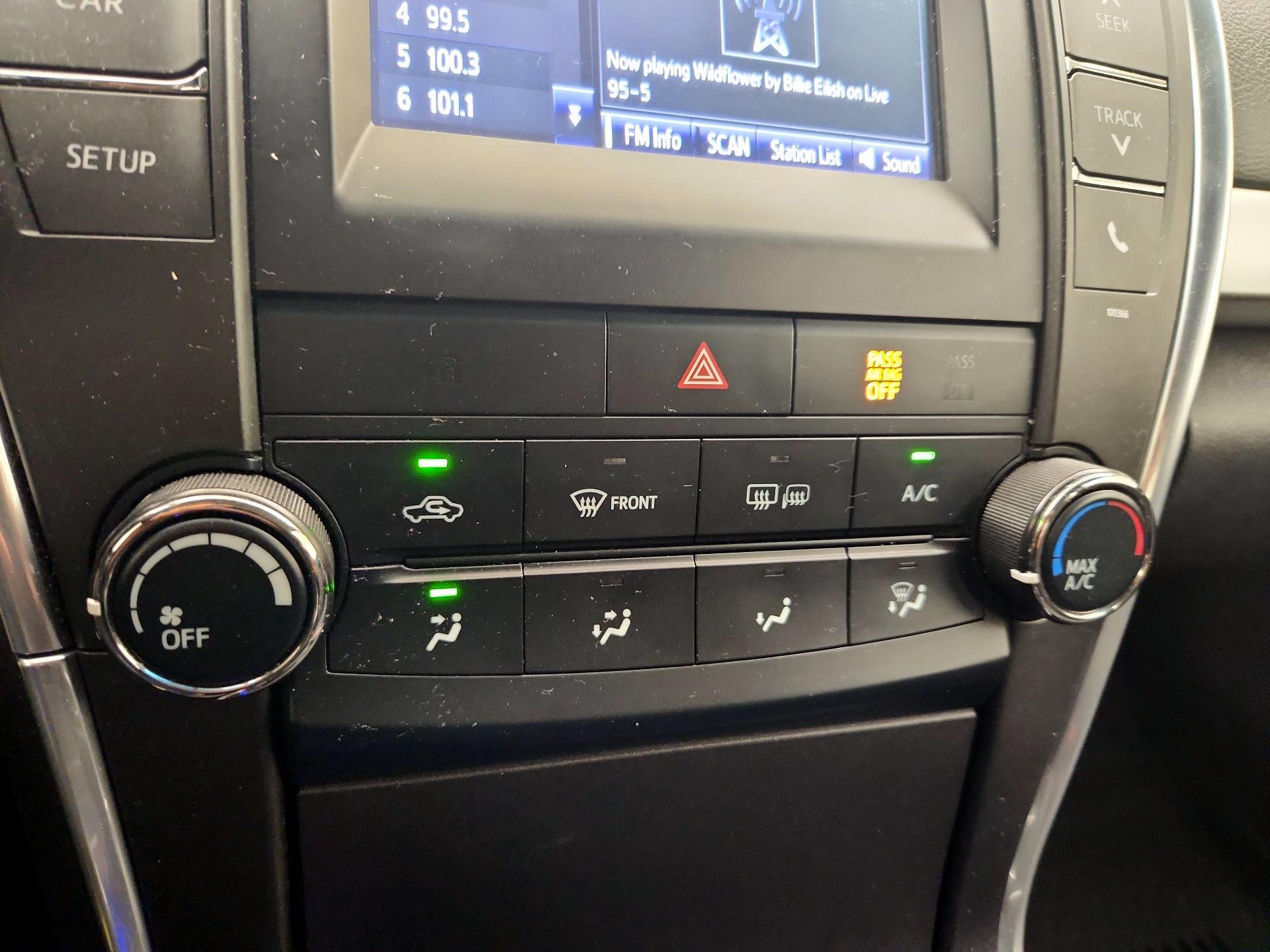Thumbnail: 2015 Toyota Camry - 16