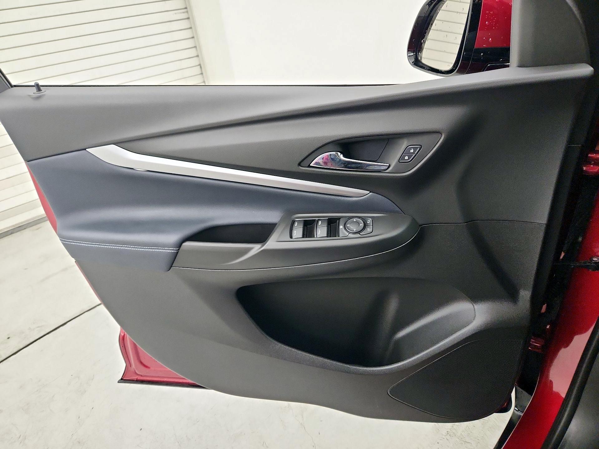 Thumbnail: 2023 Chevrolet Bolt EUV - 12