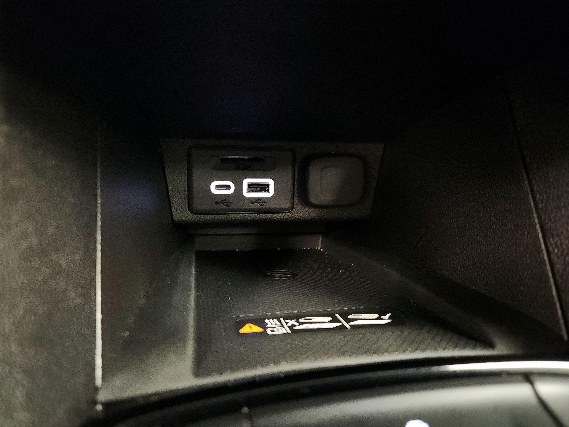 Thumbnail: 2023 Chevrolet Bolt EUV - 18