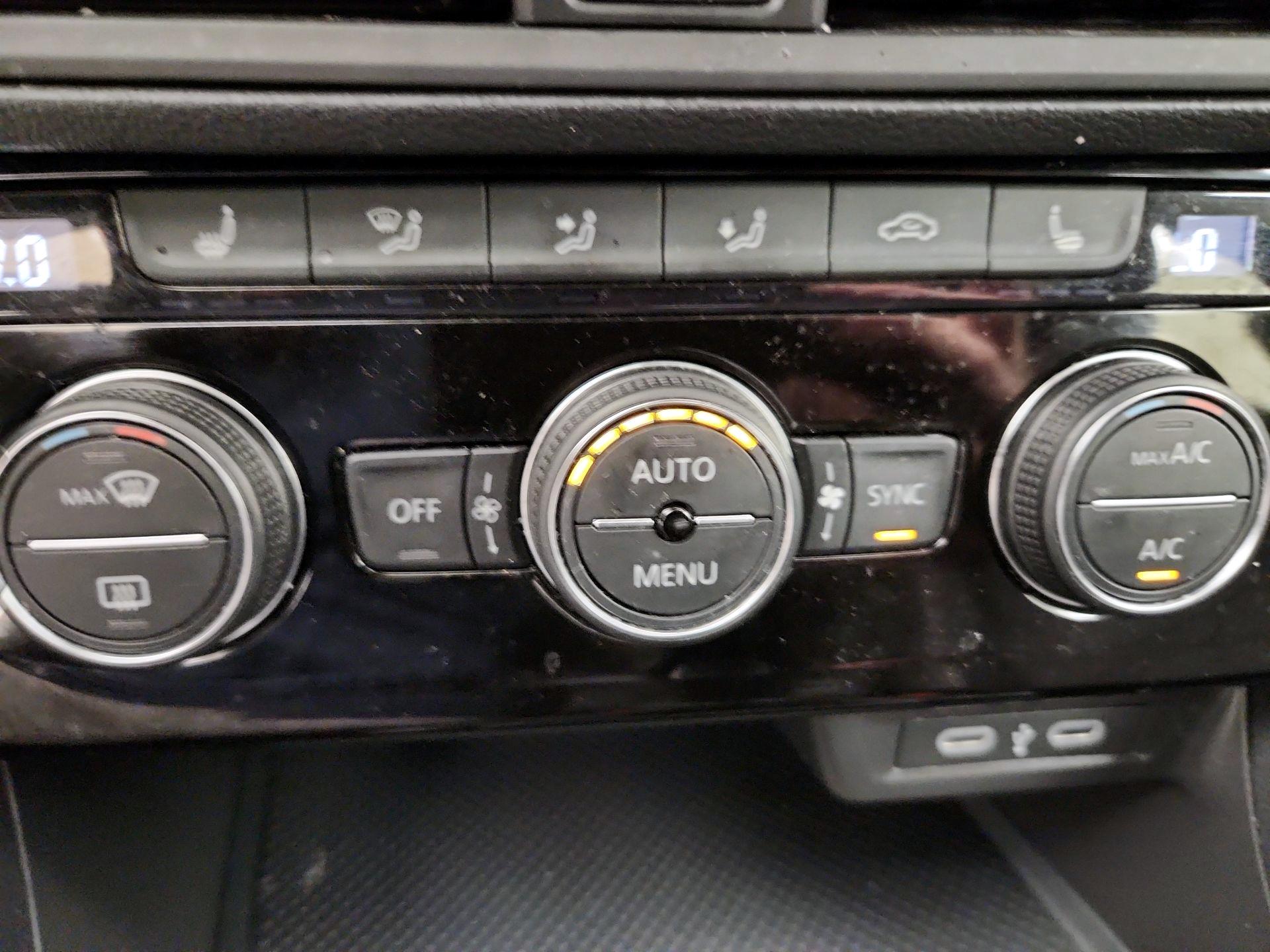 Thumbnail: 2024 Volkswagen Jetta - 16