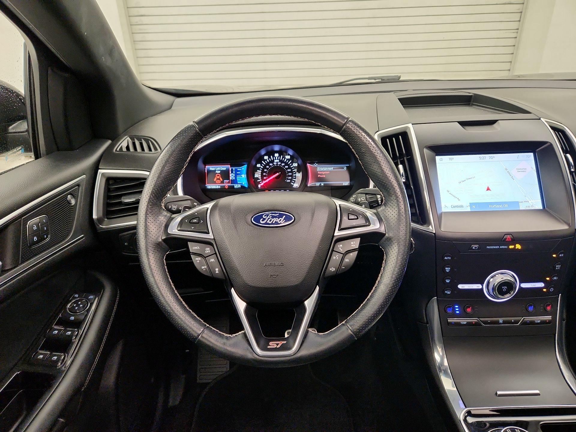 Thumbnail: 2020 Ford Edge - 10