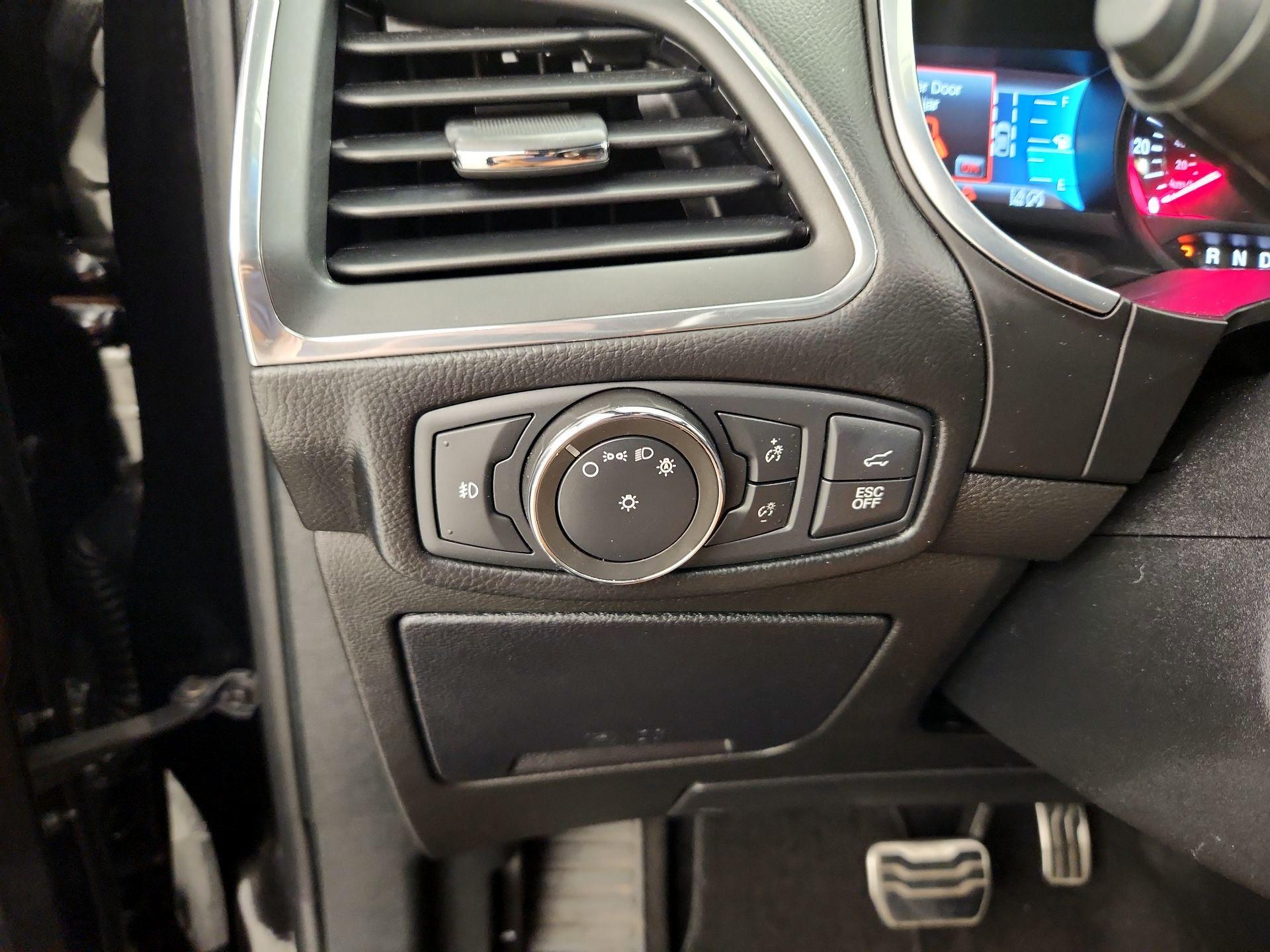 Thumbnail: 2020 Ford Edge - 13
