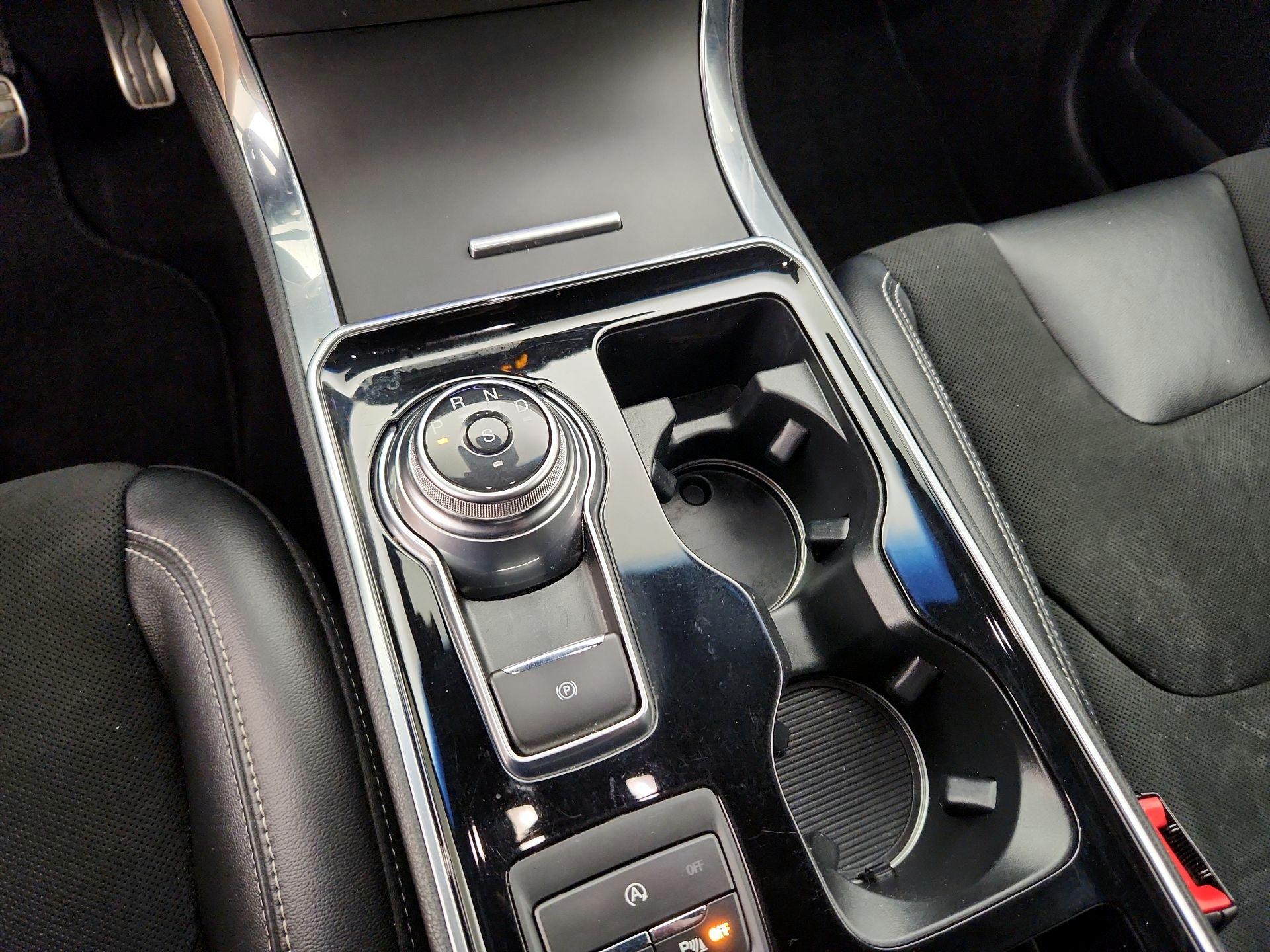 Thumbnail: 2020 Ford Edge - 18