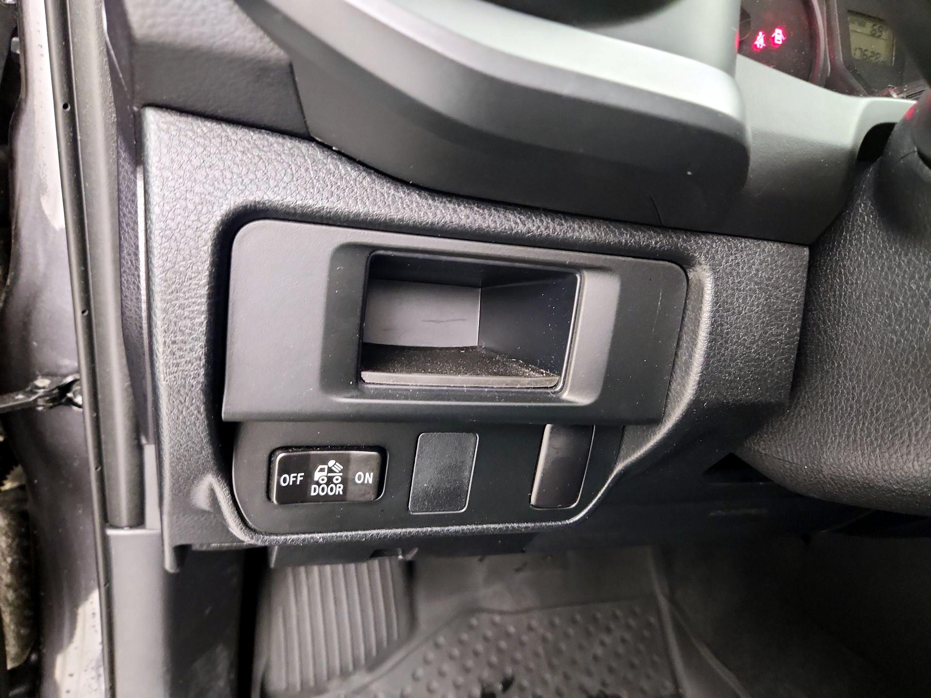 Thumbnail: 2017 Toyota Tacoma - 13