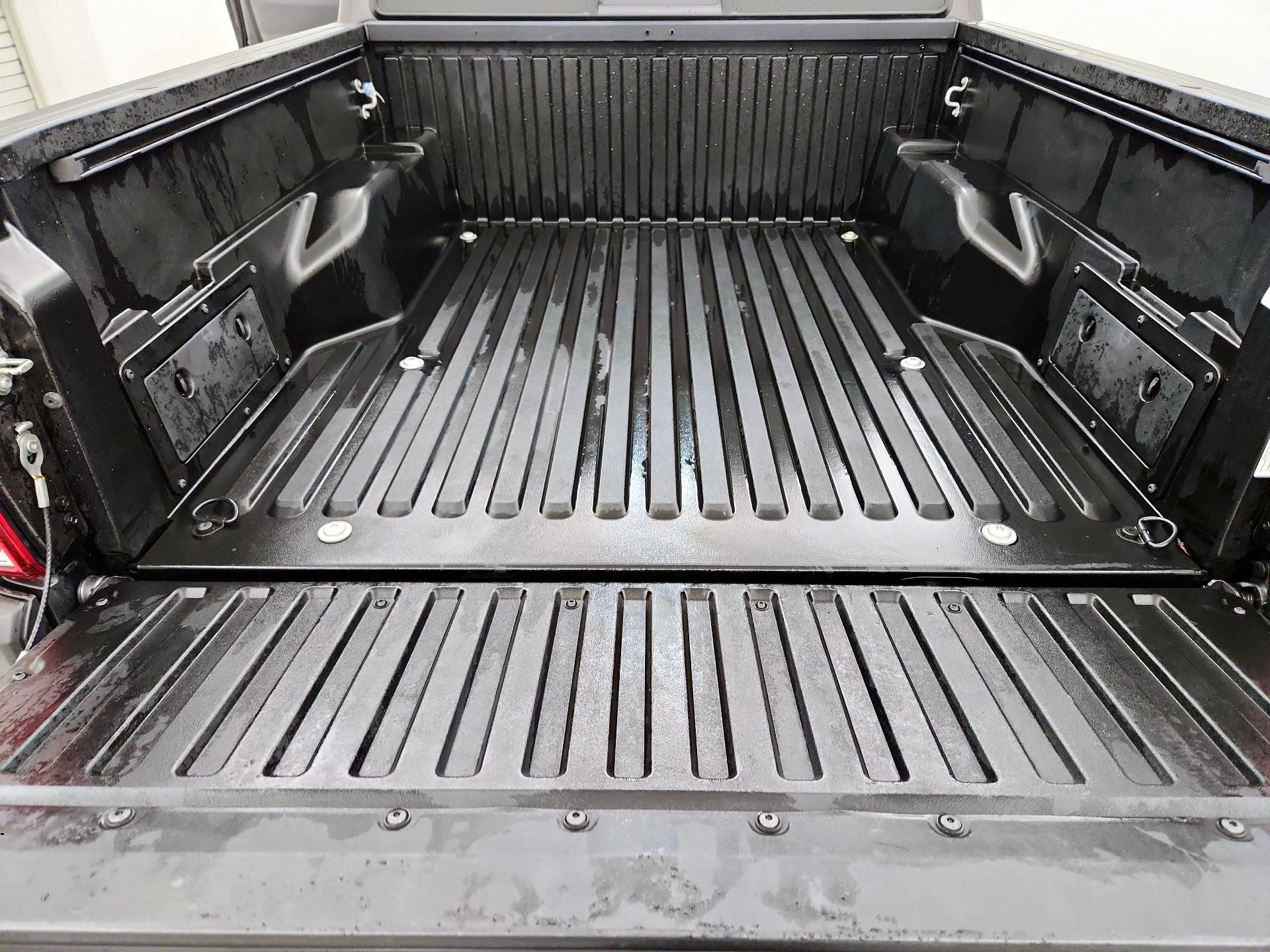 Thumbnail: 2017 Toyota Tacoma - 20