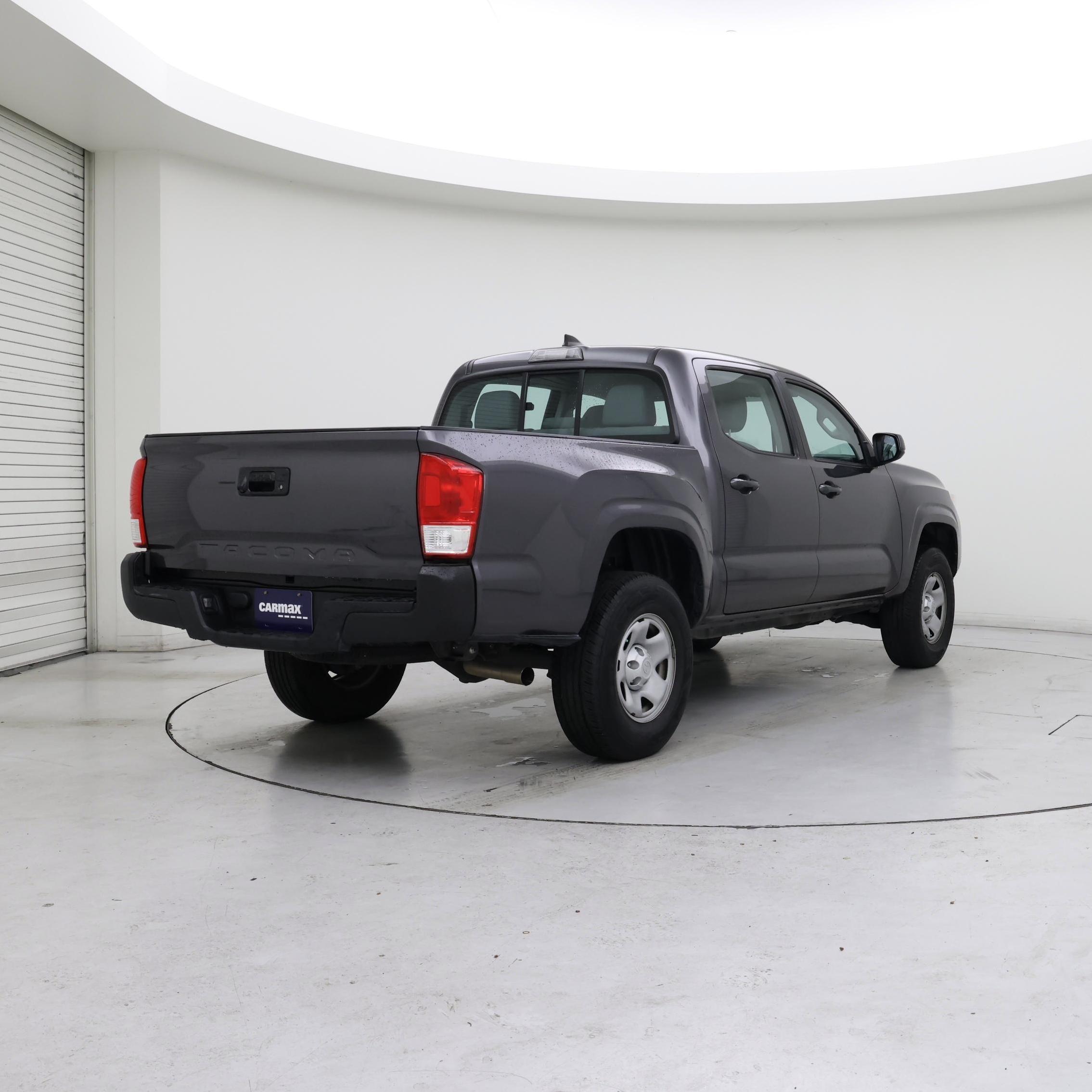 Thumbnail: 2017 Toyota Tacoma - 8