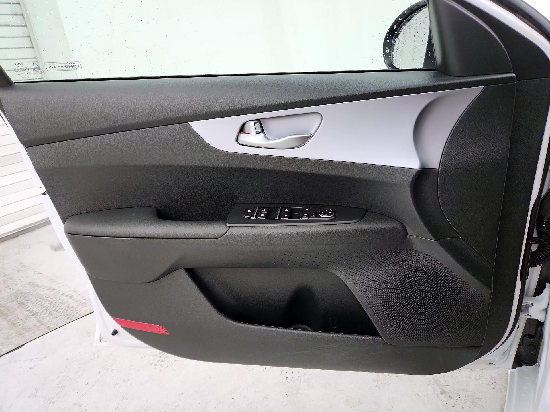 Thumbnail: 2024 Kia Forte - 12