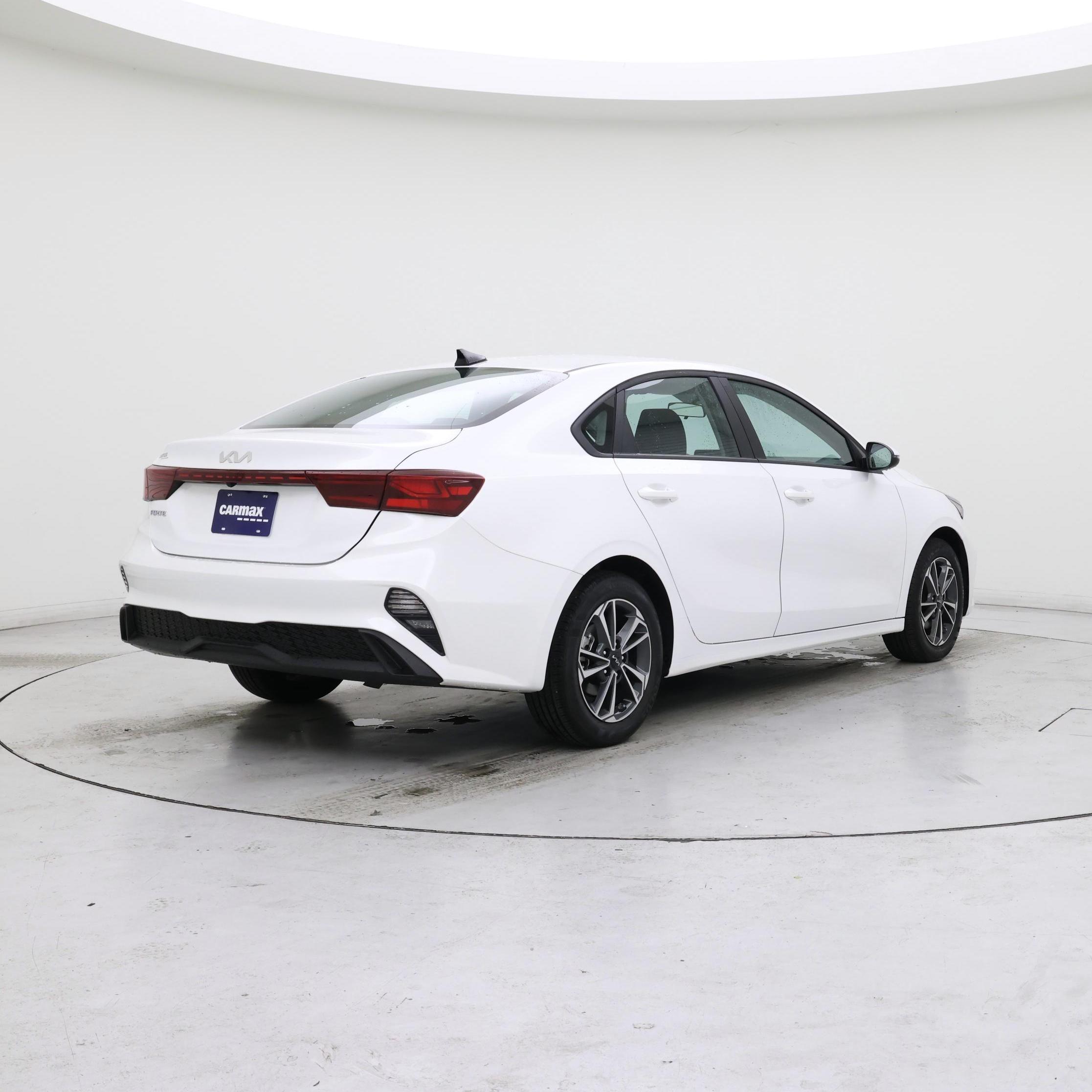 Thumbnail: 2024 Kia Forte - 8