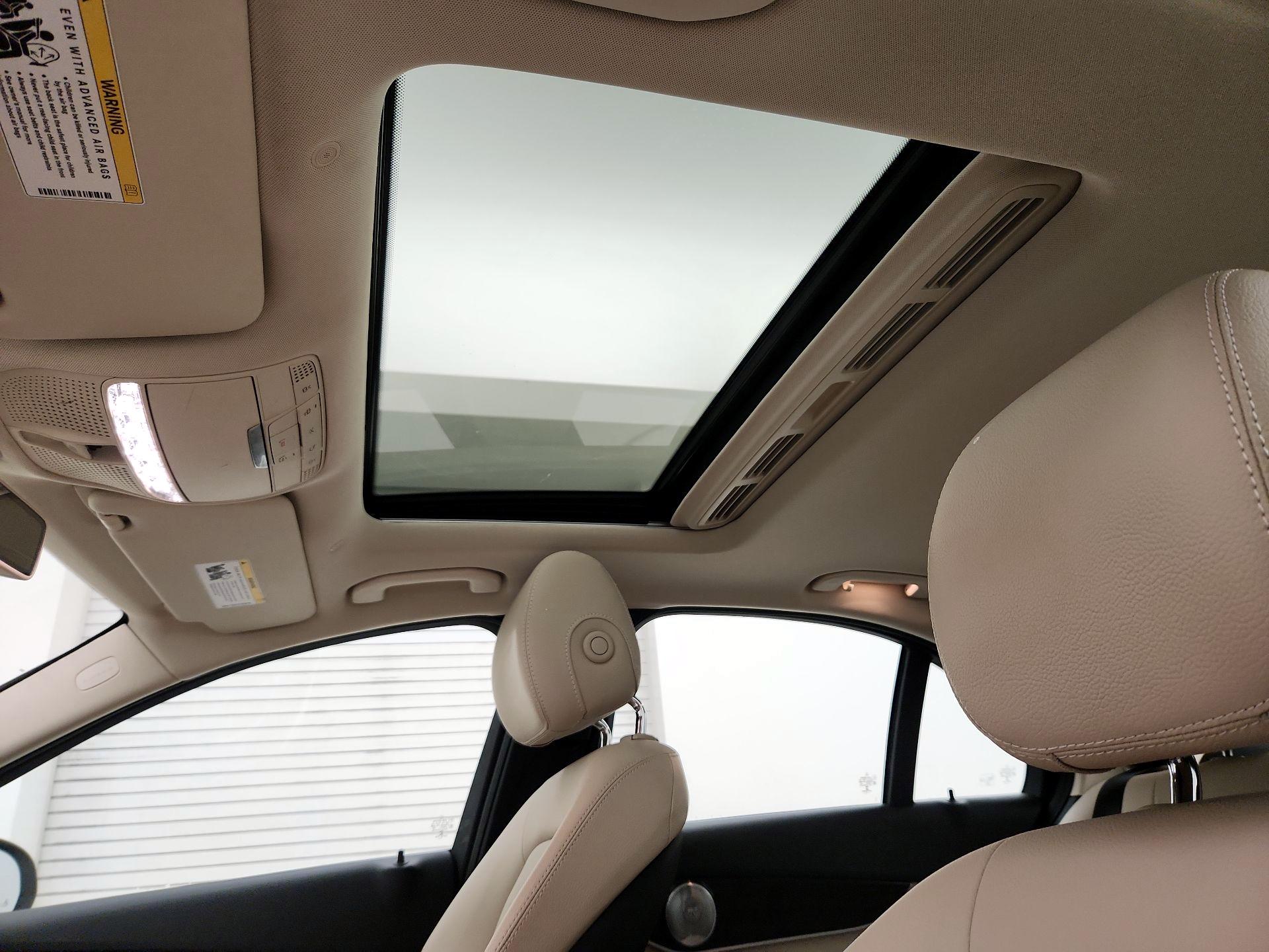 Thumbnail: 2019 Mercedes-Benz C-Class - 19