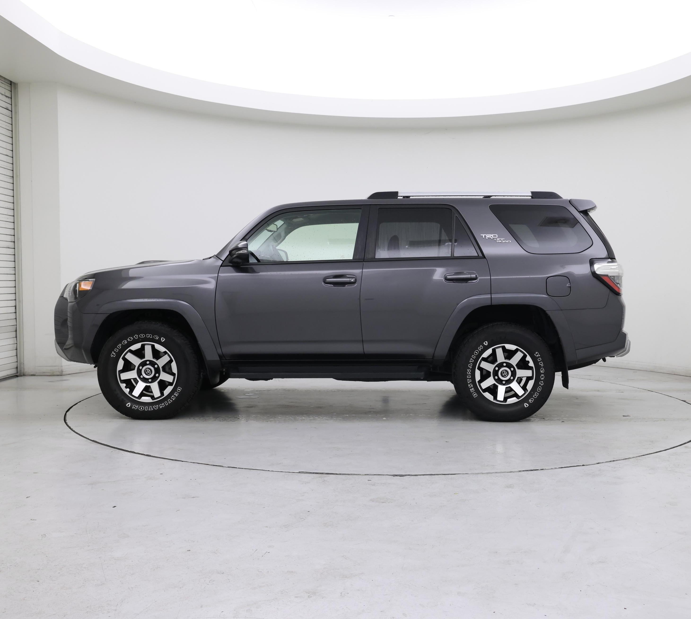 Thumbnail: 2018 Toyota 4Runner - 3