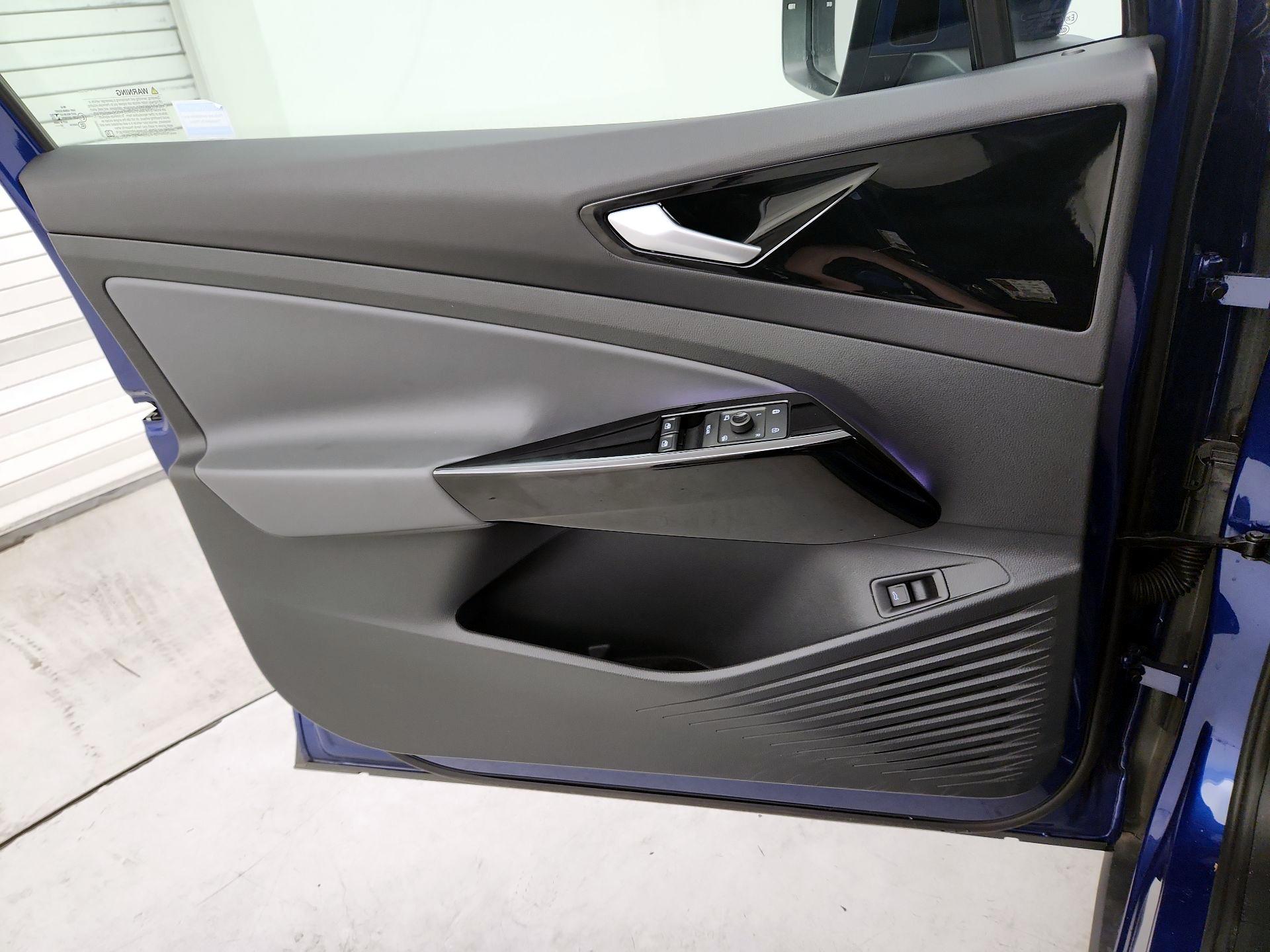 Thumbnail: 2022 Volkswagen ID.4 - 12