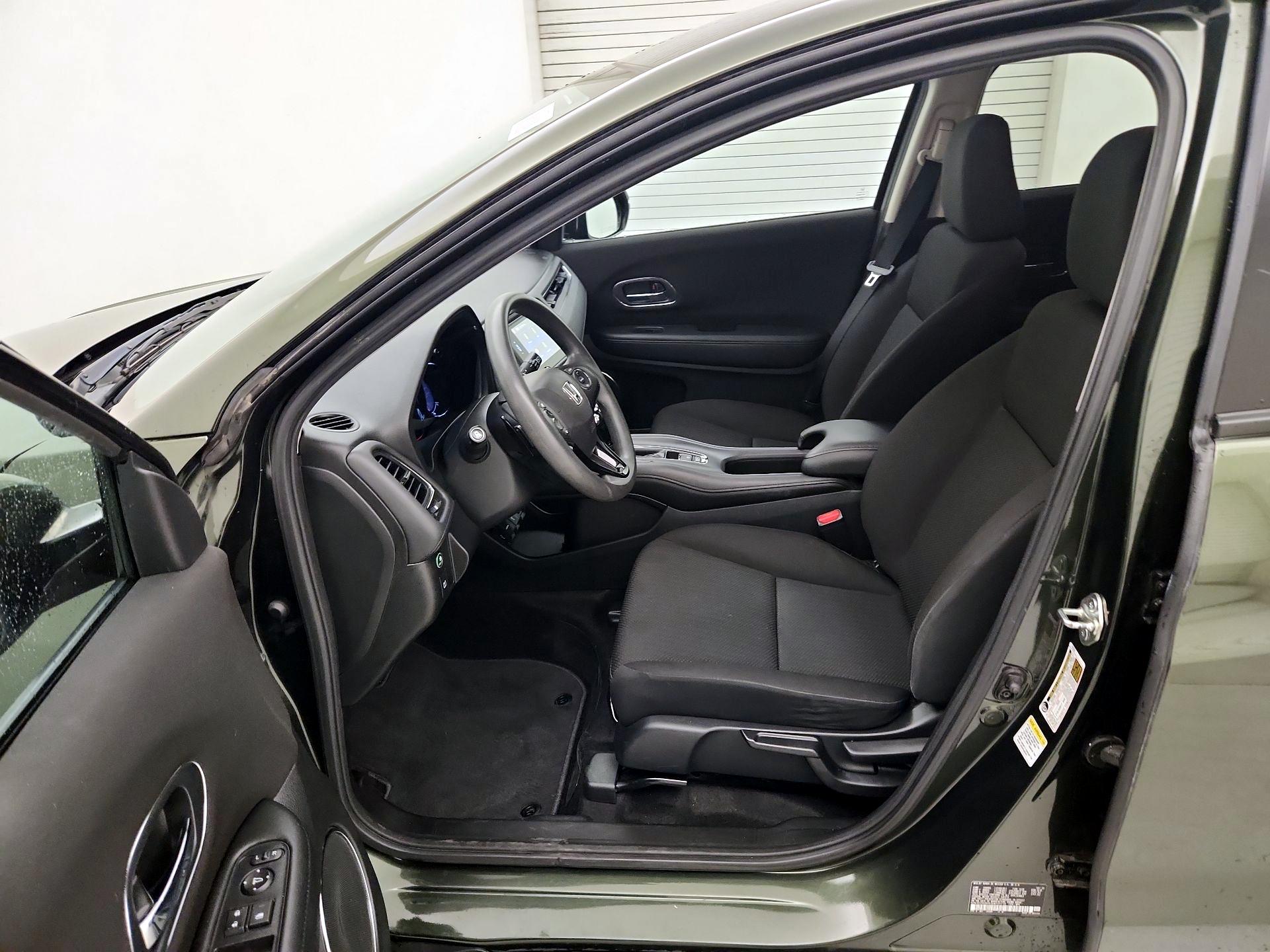 Thumbnail: 2016 Honda HR-V - 11