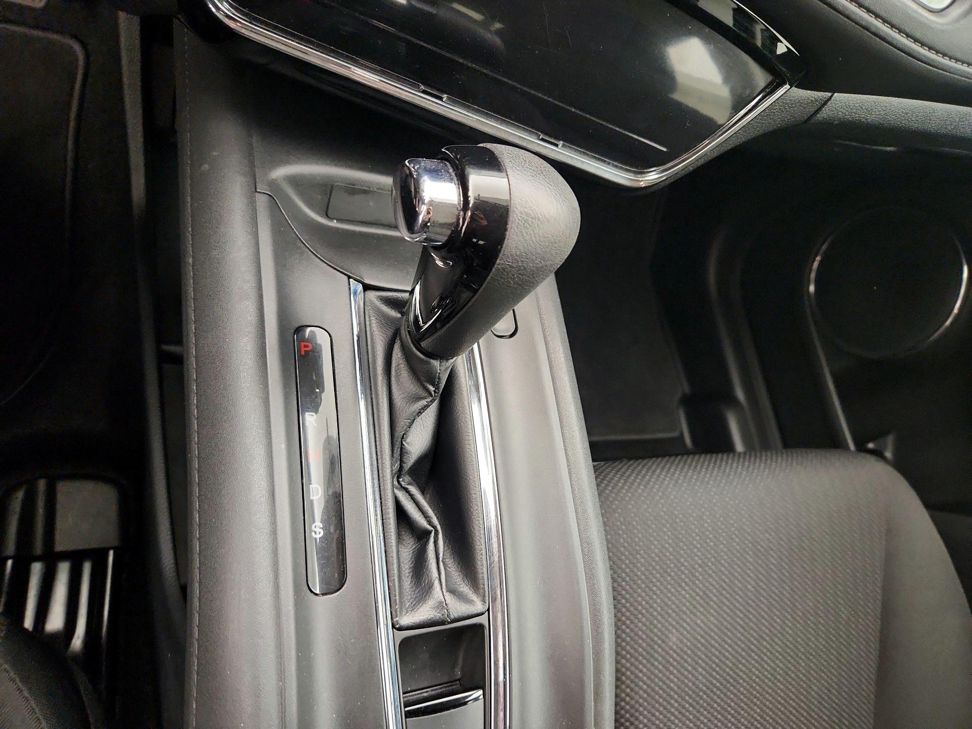 Thumbnail: 2016 Honda HR-V - 17