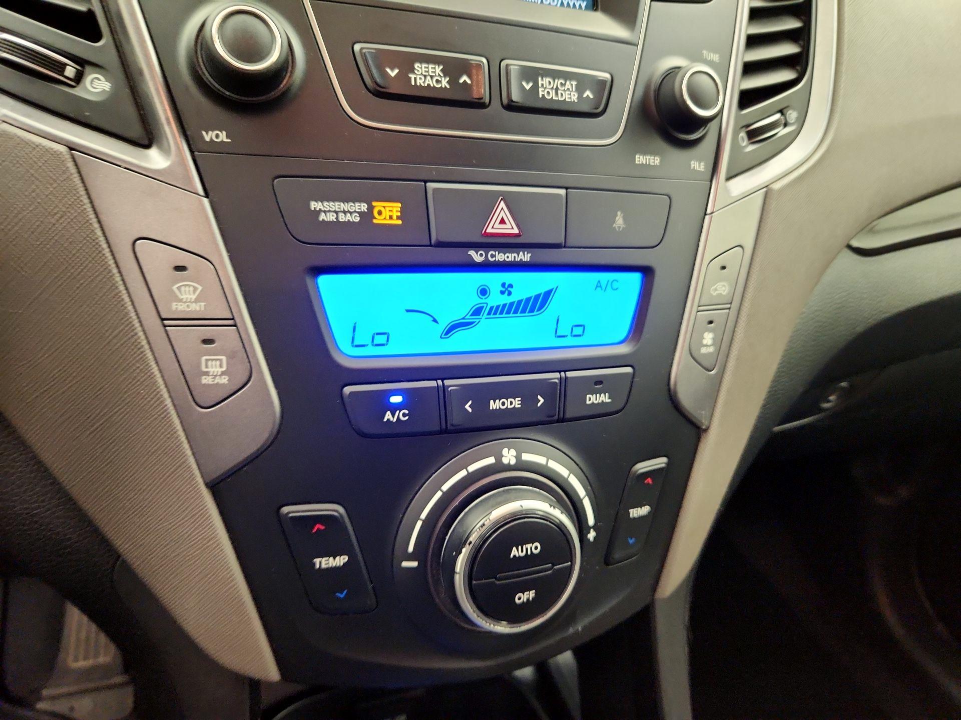 Thumbnail: 2014 Hyundai Santa Fe - 16