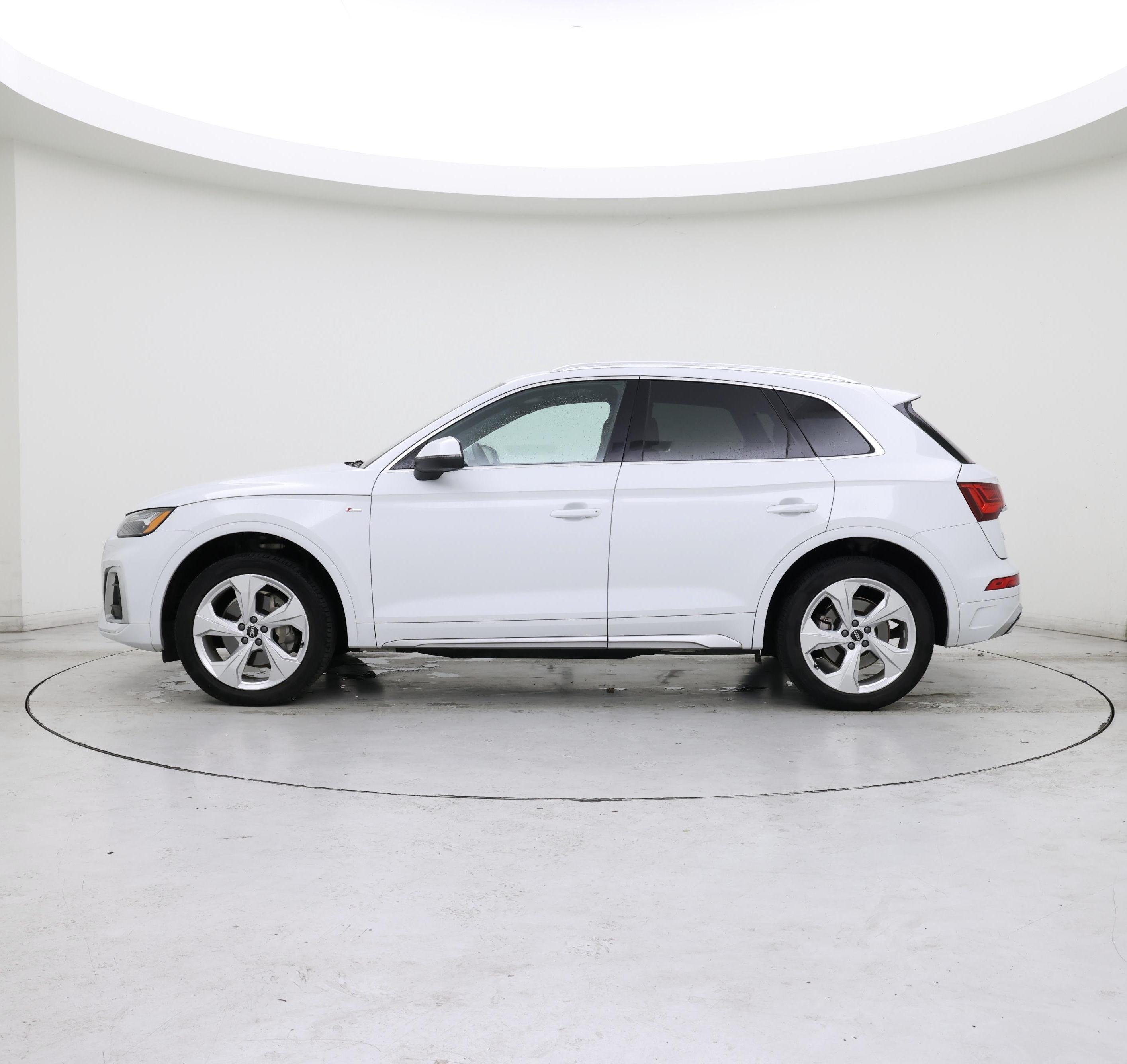 Thumbnail: 2022 Audi Q5 - 3