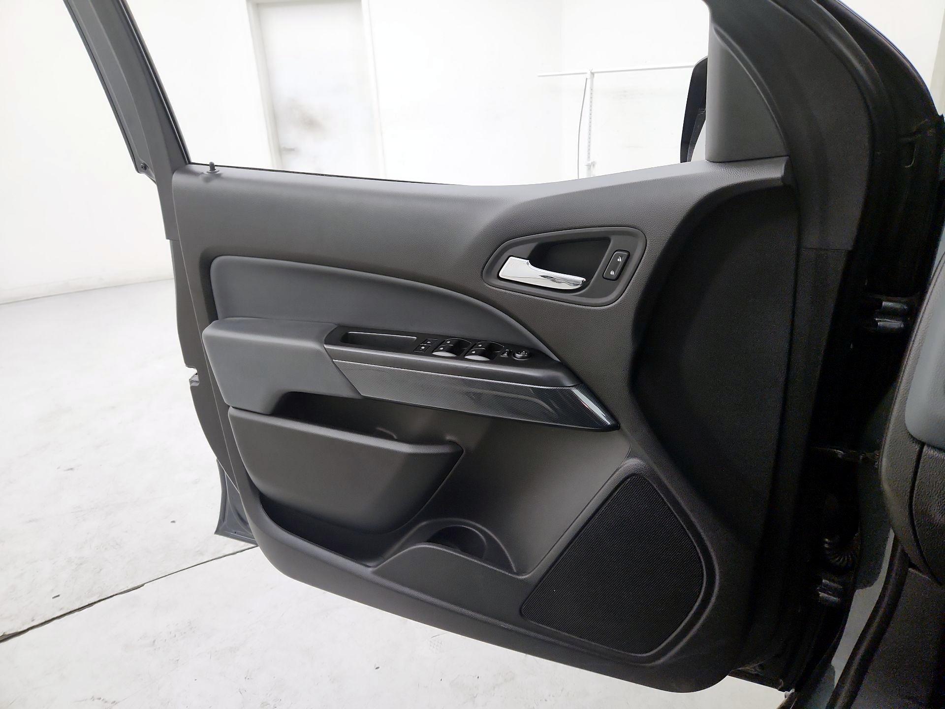 Thumbnail: 2017 Chevrolet Colorado - 12