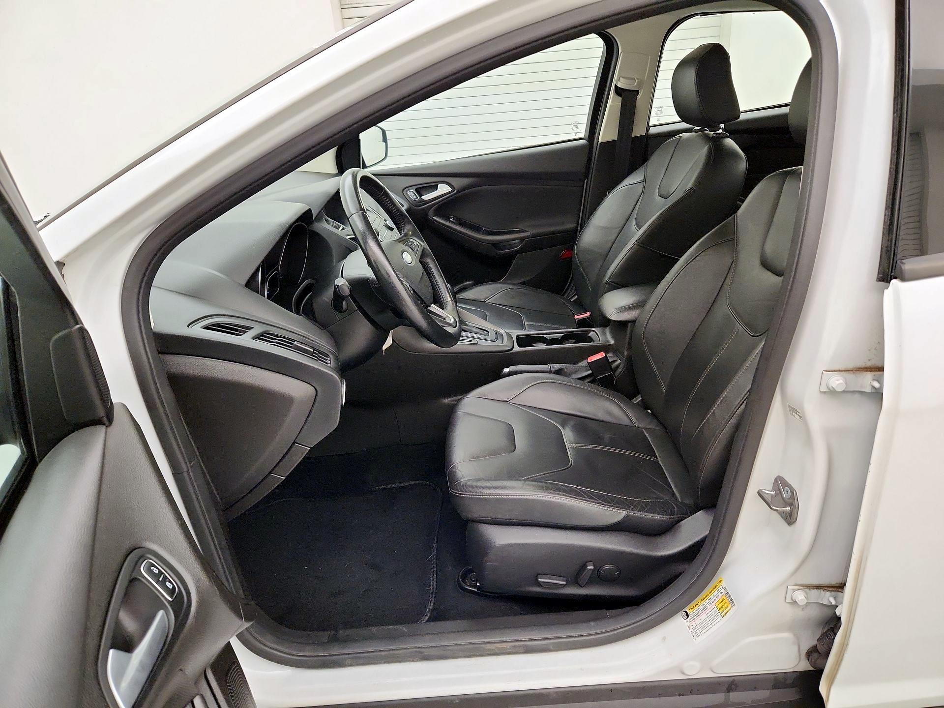 Thumbnail: 2016 Ford Focus - 11