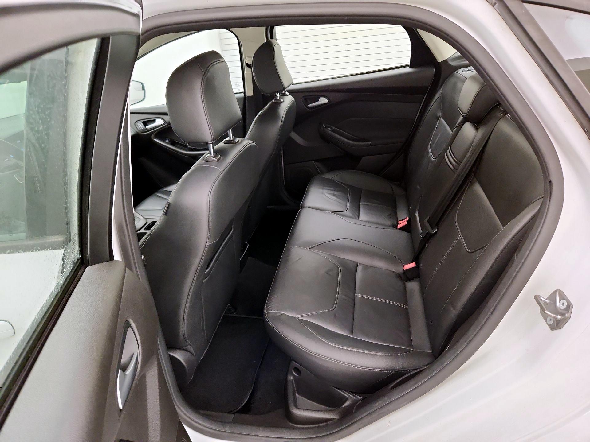 Thumbnail: 2016 Ford Focus - 19