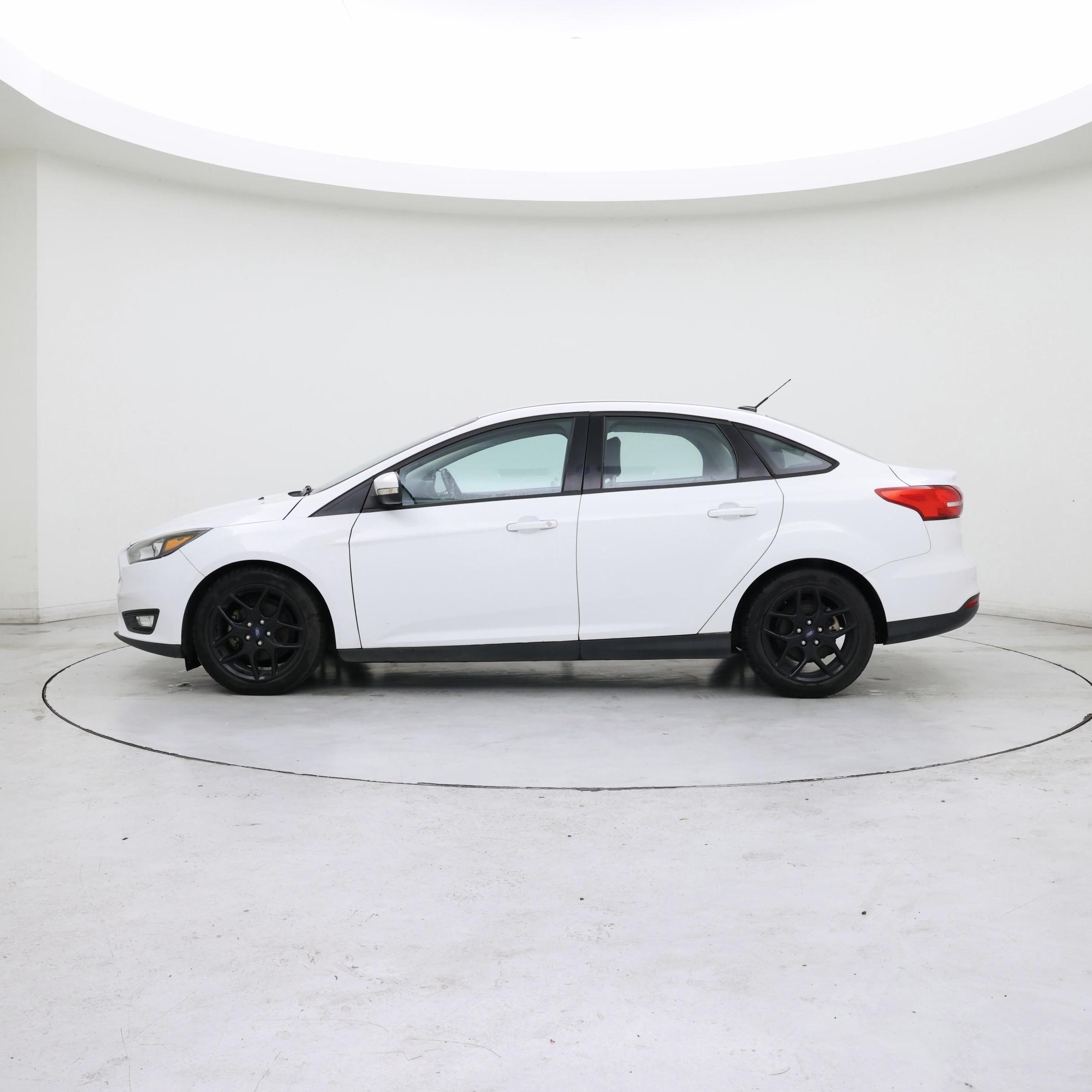 Thumbnail: 2016 Ford Focus - 3