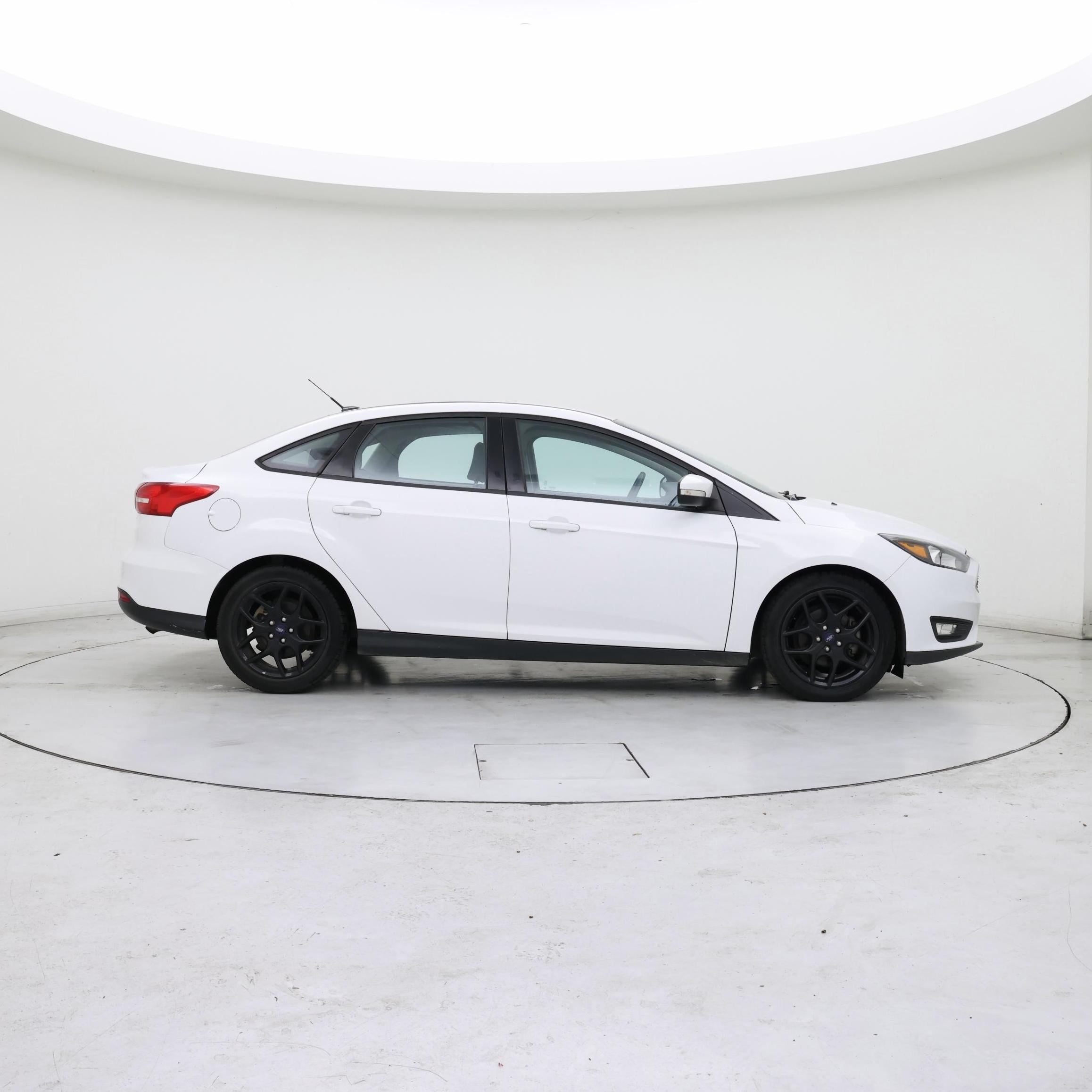Thumbnail: 2016 Ford Focus - 7