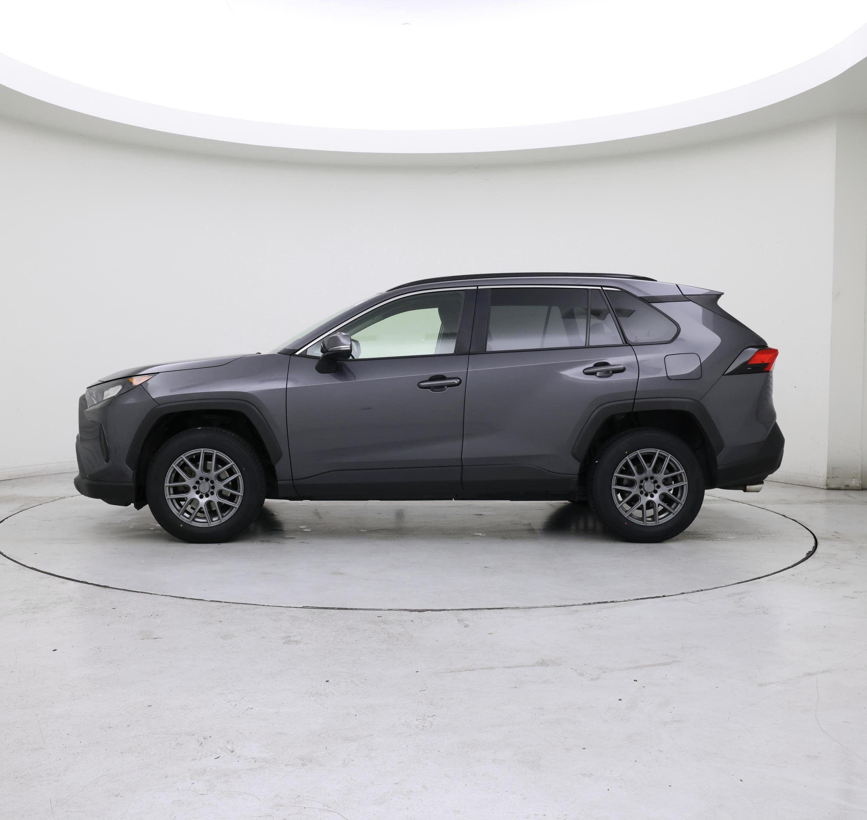 Thumbnail: 2019 Toyota RAV4 - 3