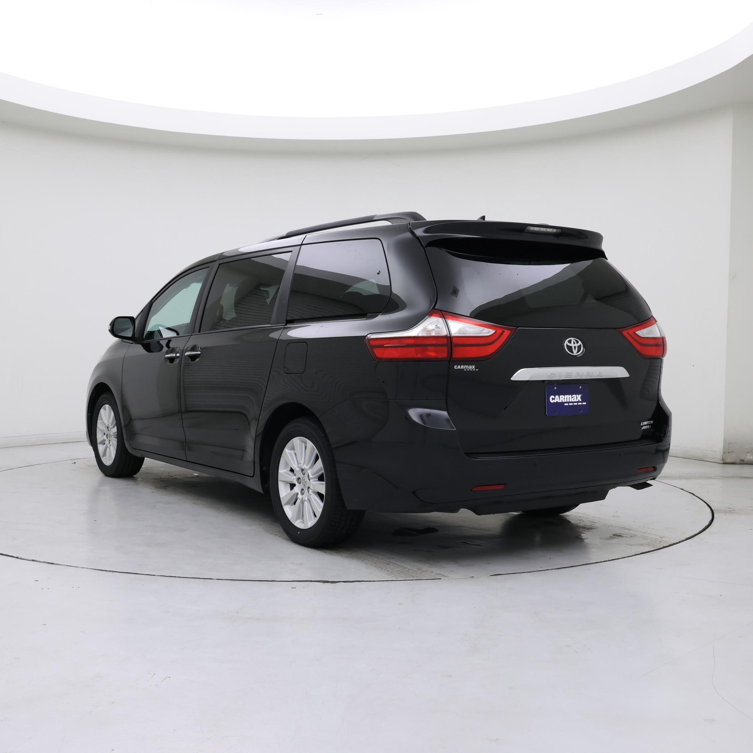 Thumbnail: 2015 Toyota Sienna - 2