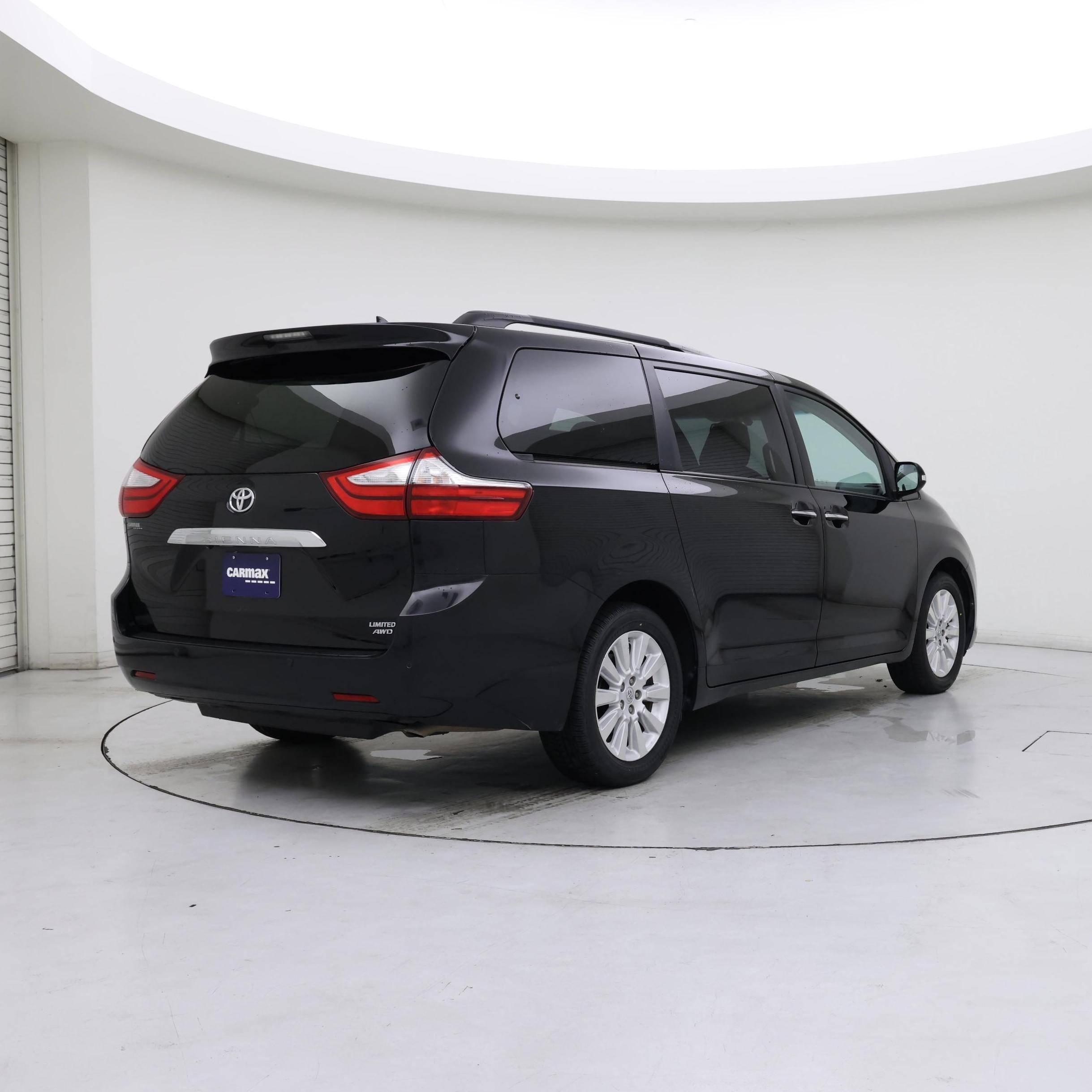 Thumbnail: 2015 Toyota Sienna - 8