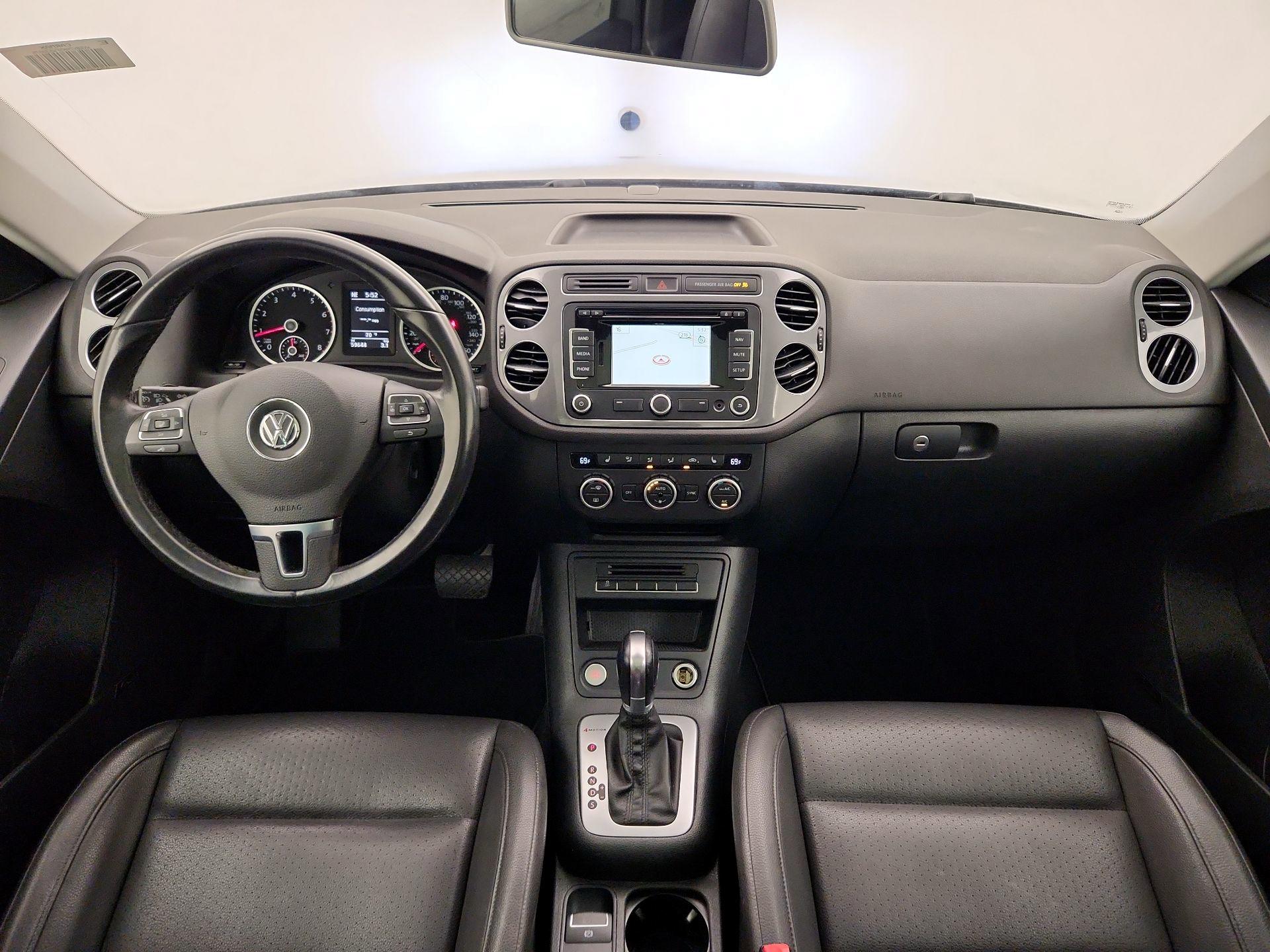Thumbnail: 2015 Volkswagen Tiguan - 9