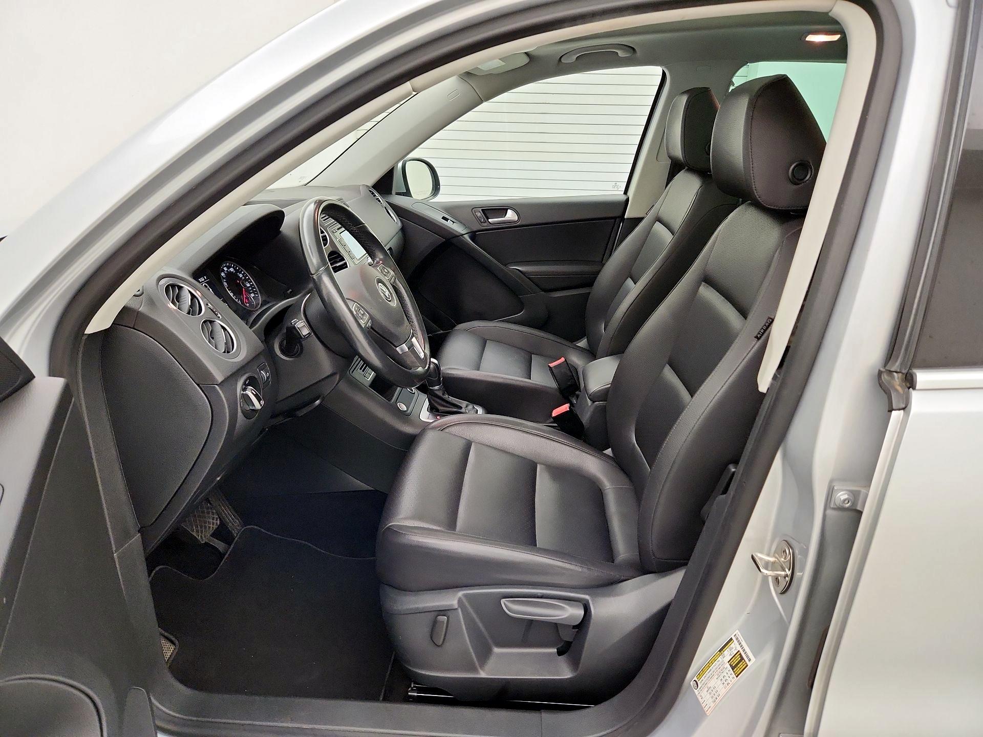 Thumbnail: 2015 Volkswagen Tiguan - 11