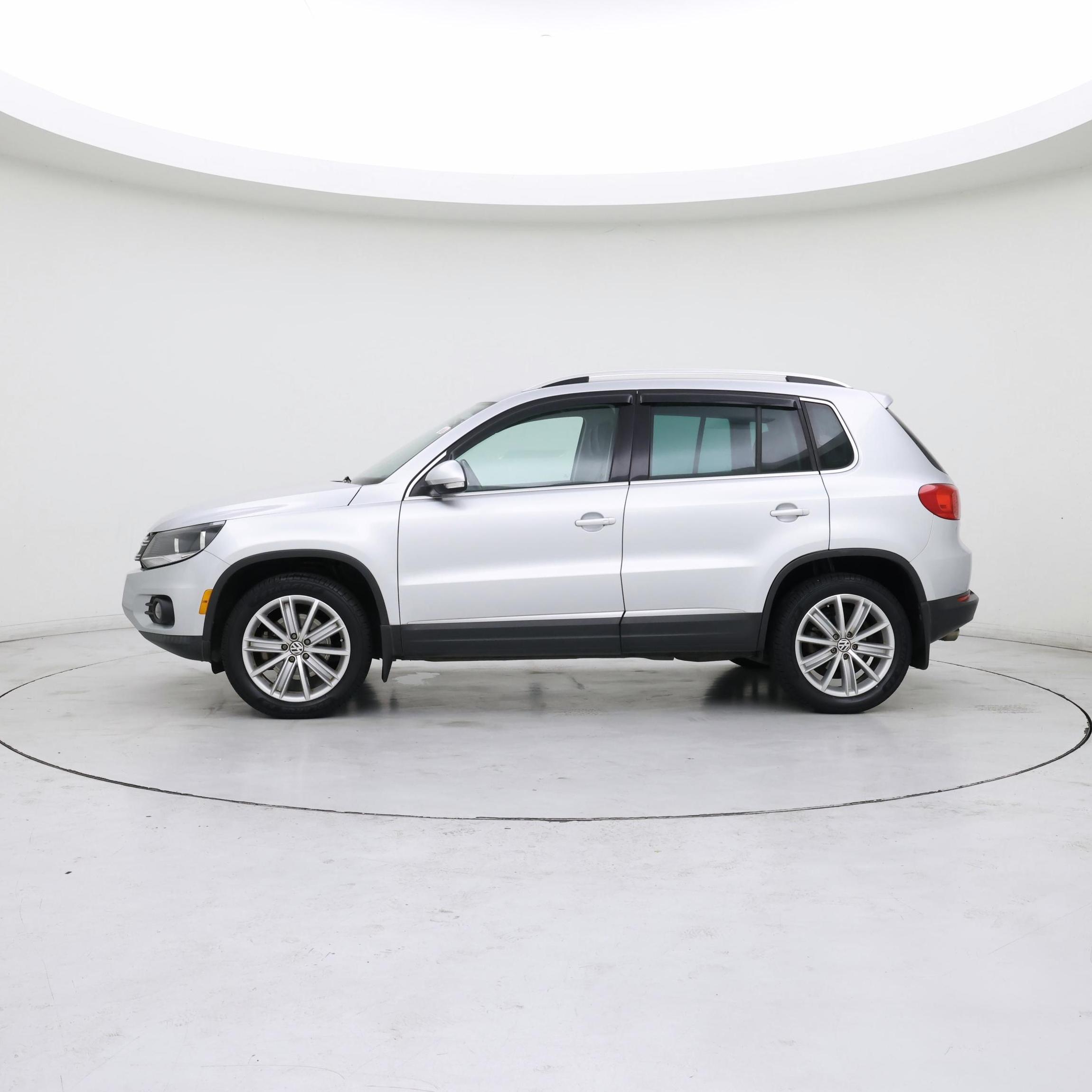 Thumbnail: 2015 Volkswagen Tiguan - 3