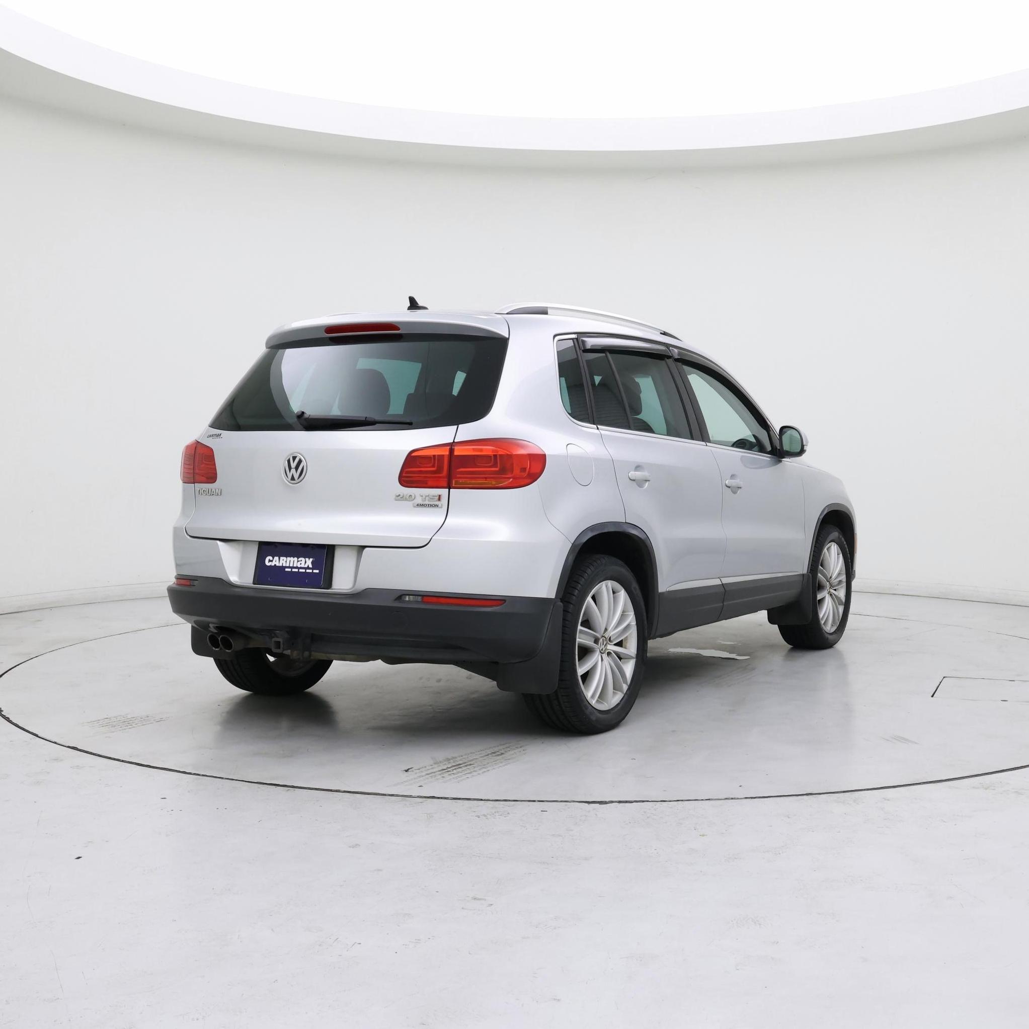 Thumbnail: 2015 Volkswagen Tiguan - 8