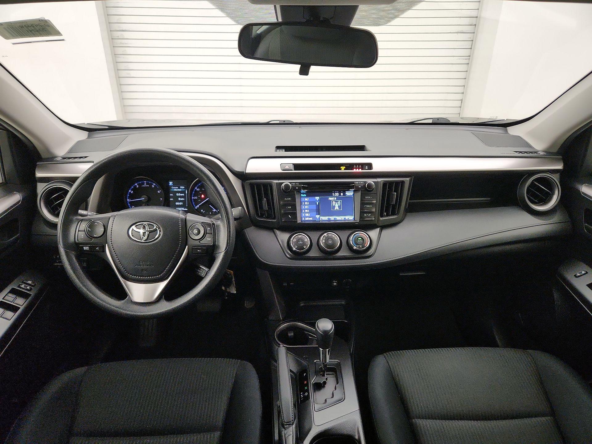 Thumbnail: 2017 Toyota RAV4 - 10