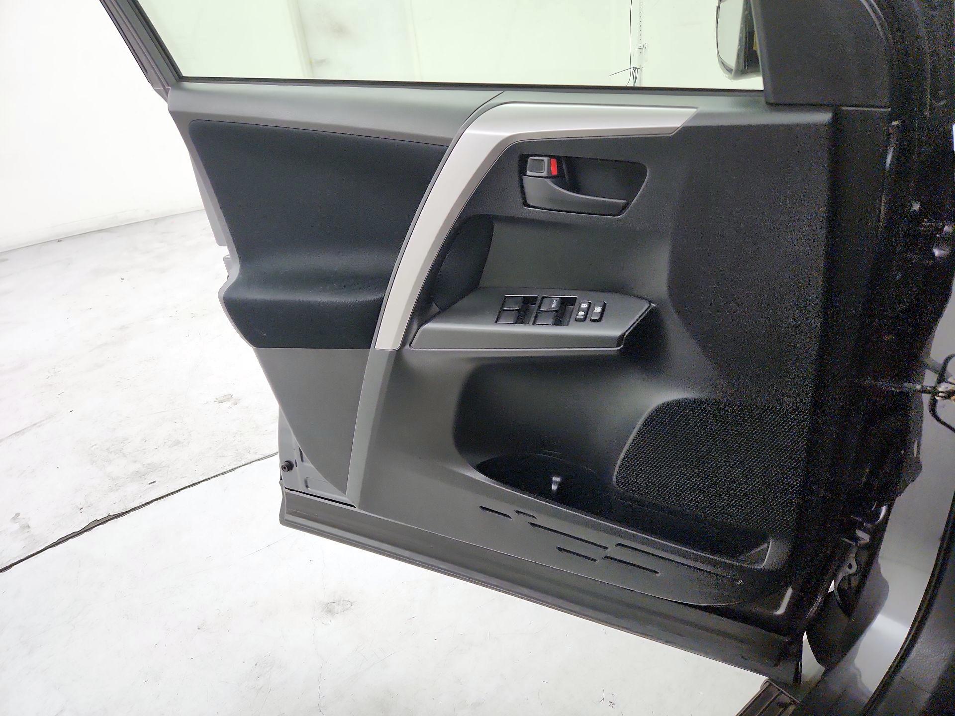 Thumbnail: 2017 Toyota RAV4 - 12