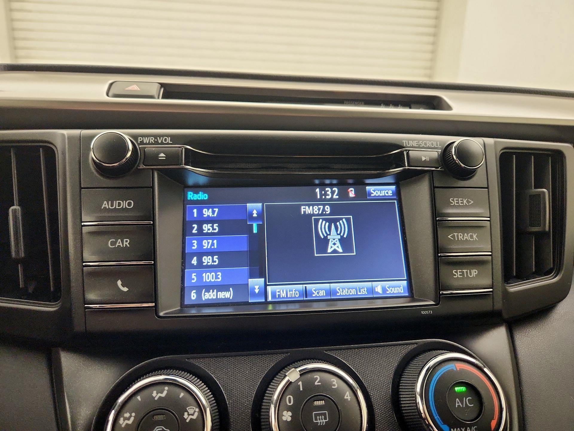 Thumbnail: 2017 Toyota RAV4 - 15