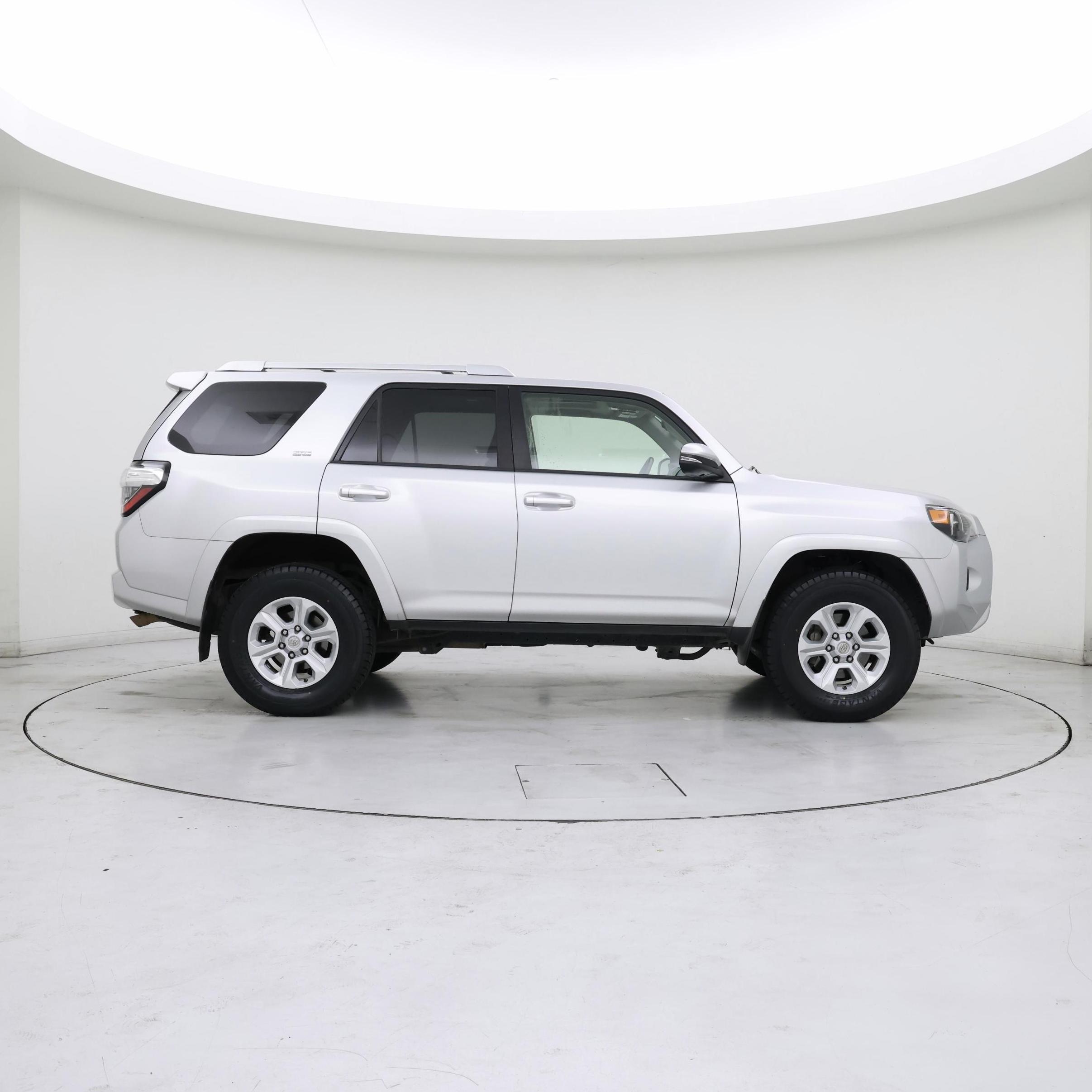 Thumbnail: 2016 Toyota 4Runner - 7