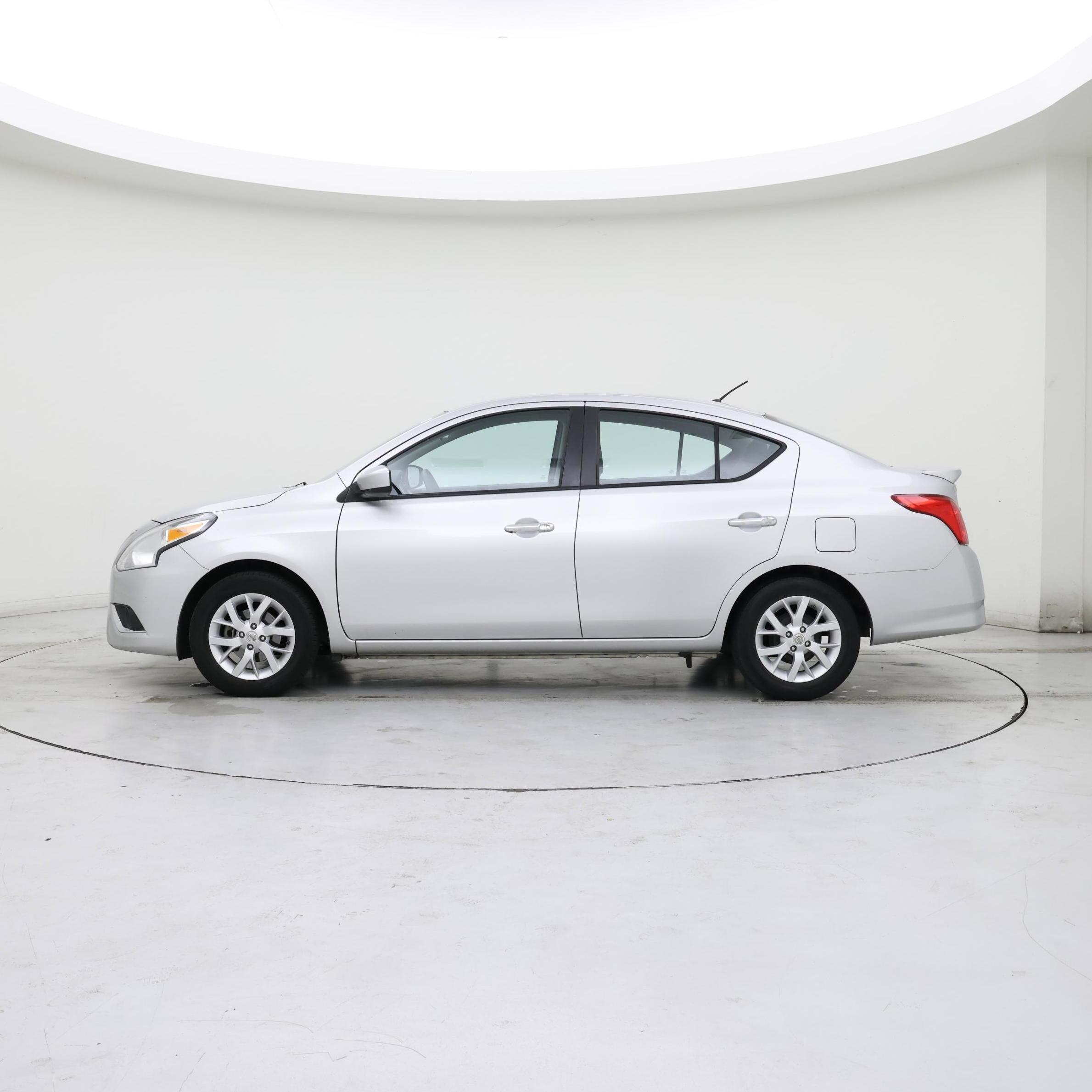 Thumbnail: 2015 Nissan Versa - 3