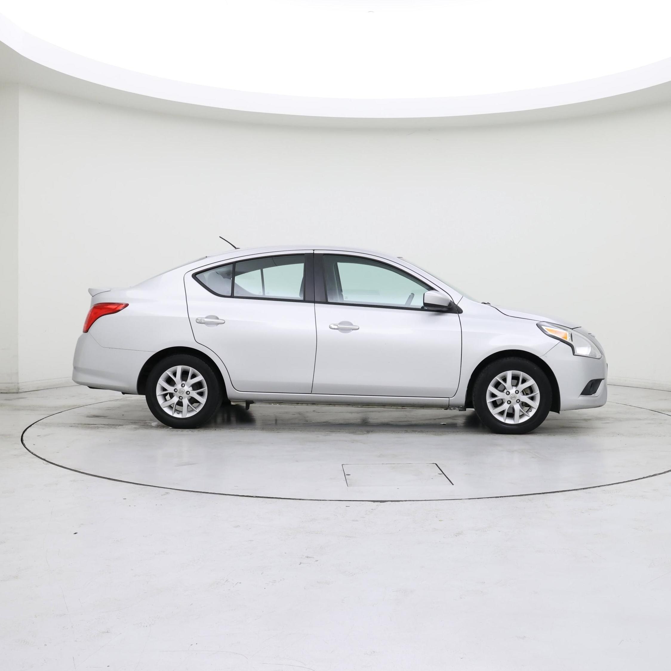 Thumbnail: 2015 Nissan Versa - 7